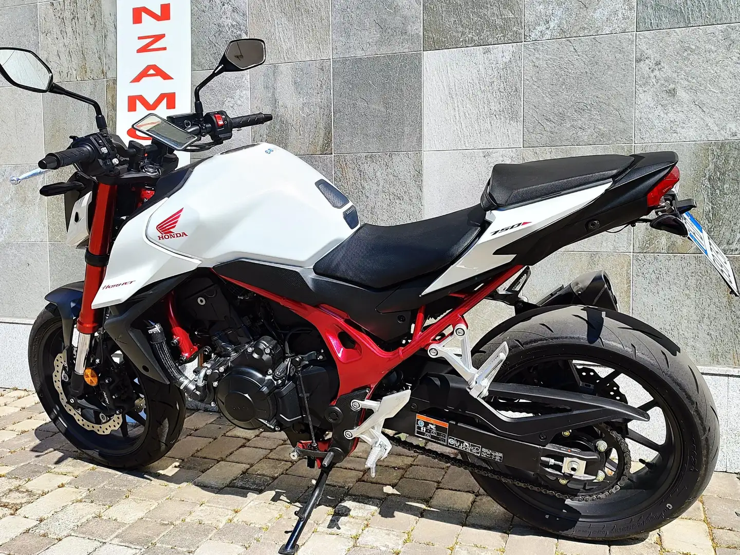 Honda CB 750 HORNET White - 1