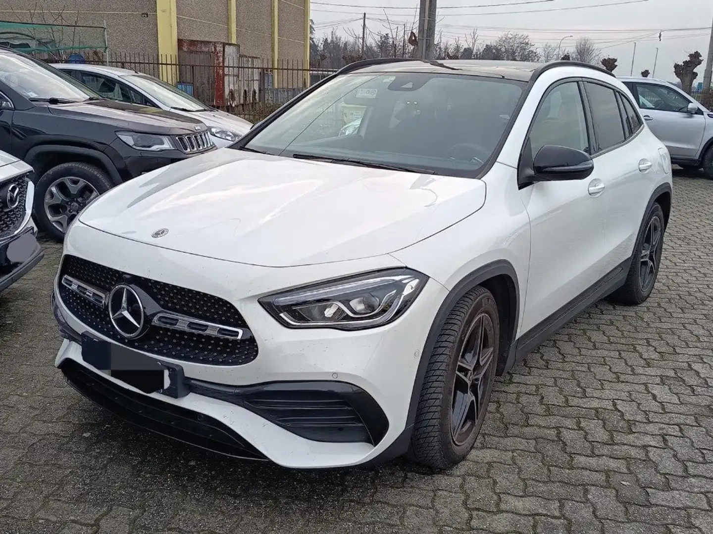 Mercedes-Benz GLA 200 d AMG Line Automatic Premium Bianco - 1