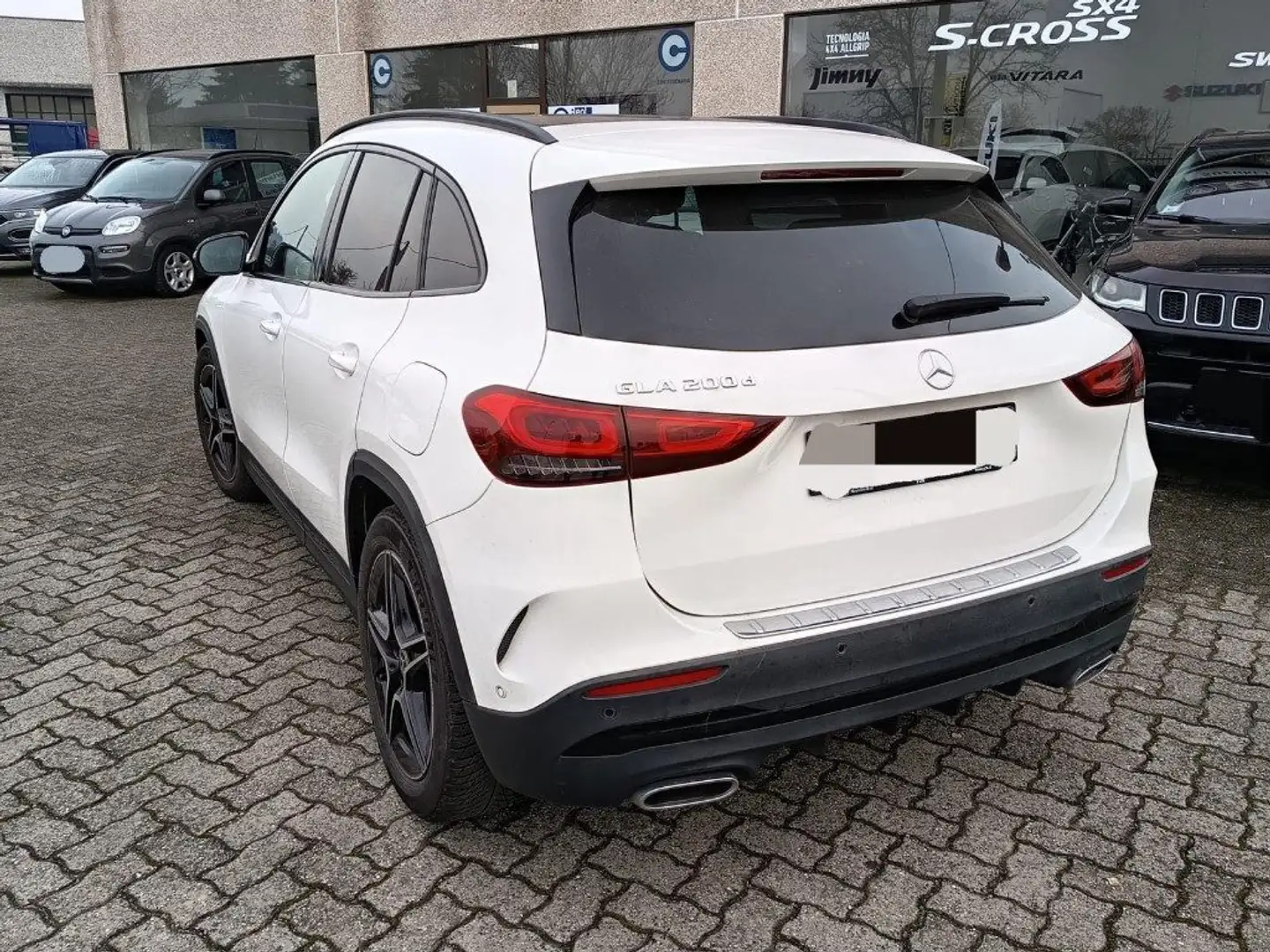 Mercedes-Benz GLA 200 d AMG Line Automatic Premium Bianco - 2