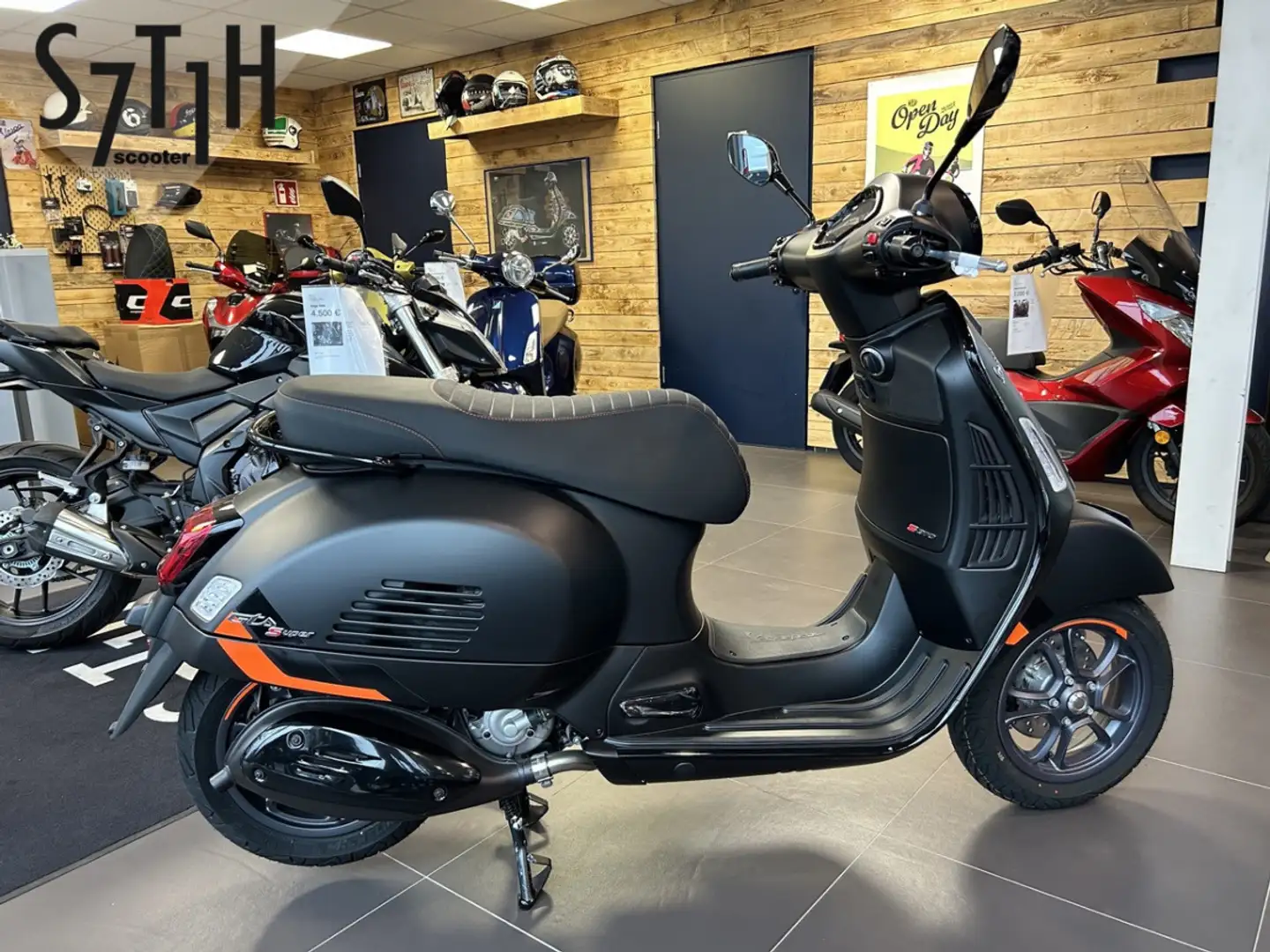 Vespa GTS 125 Super Sport Negro - 2