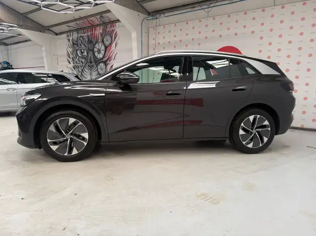 Volkswagen Id.4 view 5