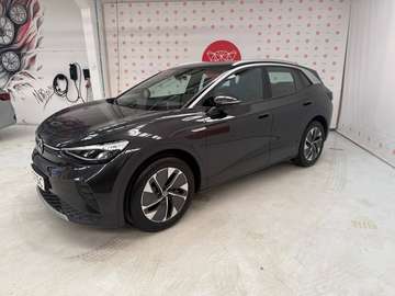55 kWh Pure Warmtepomp 19" velgen Camera Lane assist ACC Head up Inductief laden Carplay Led