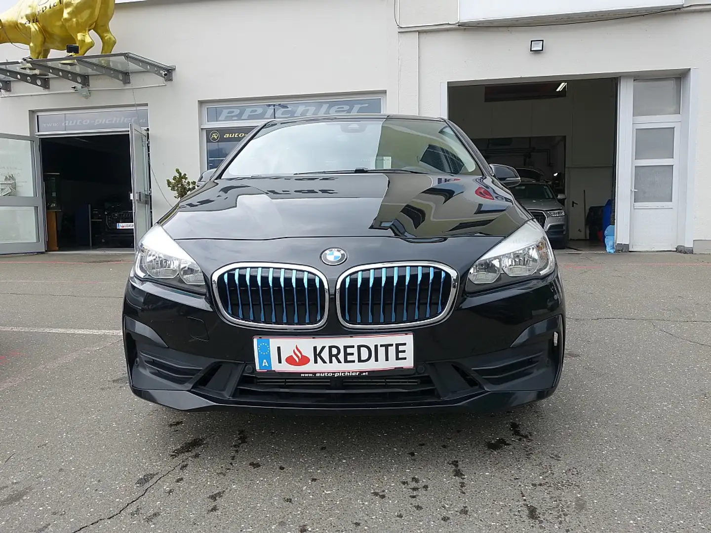BMW 225 xe PHEV iPerf. Active Tourer Aut. Černá - 2