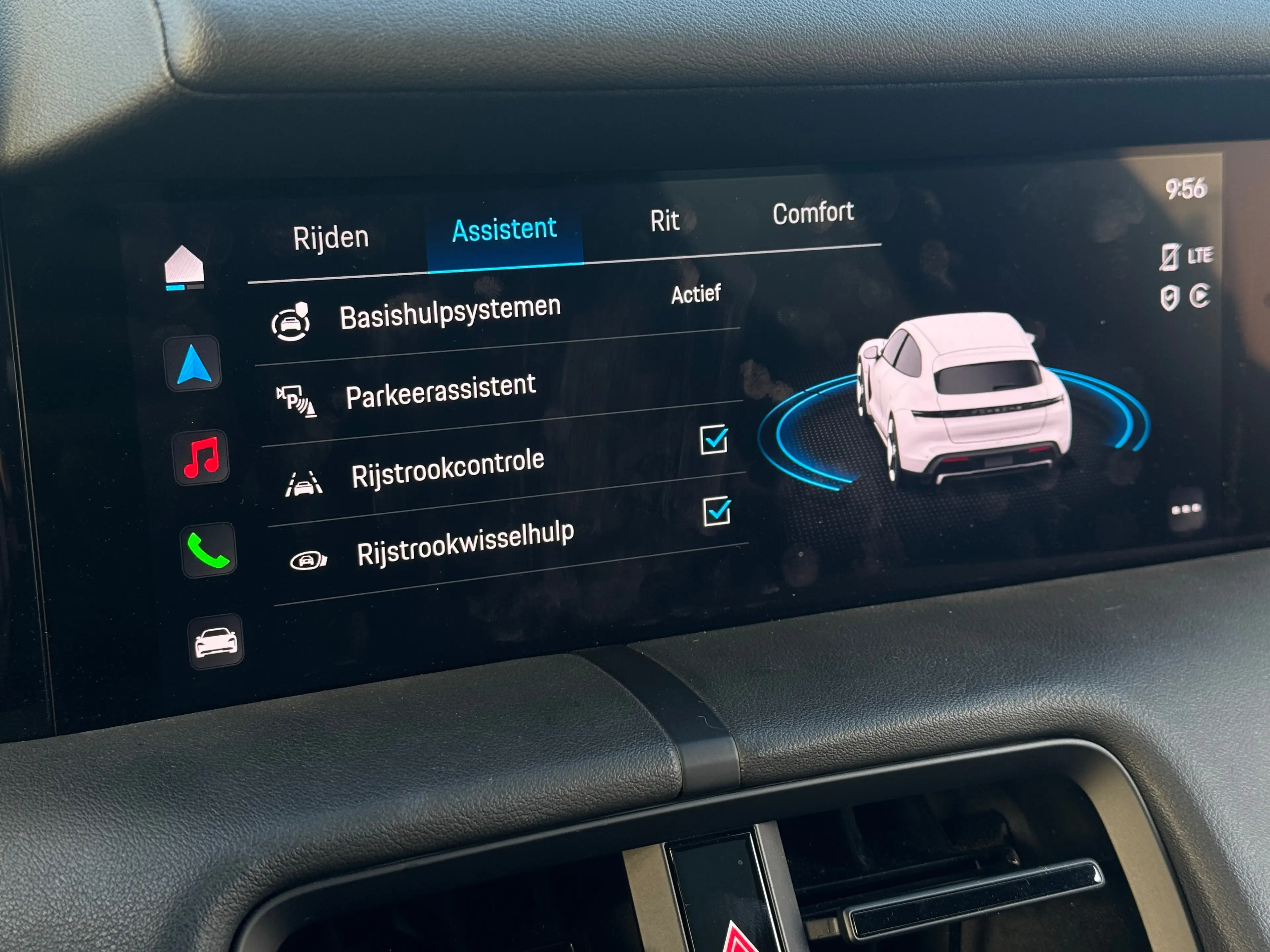 Porsche Taycan Sport Turismo 79.2 kWh — photo 11