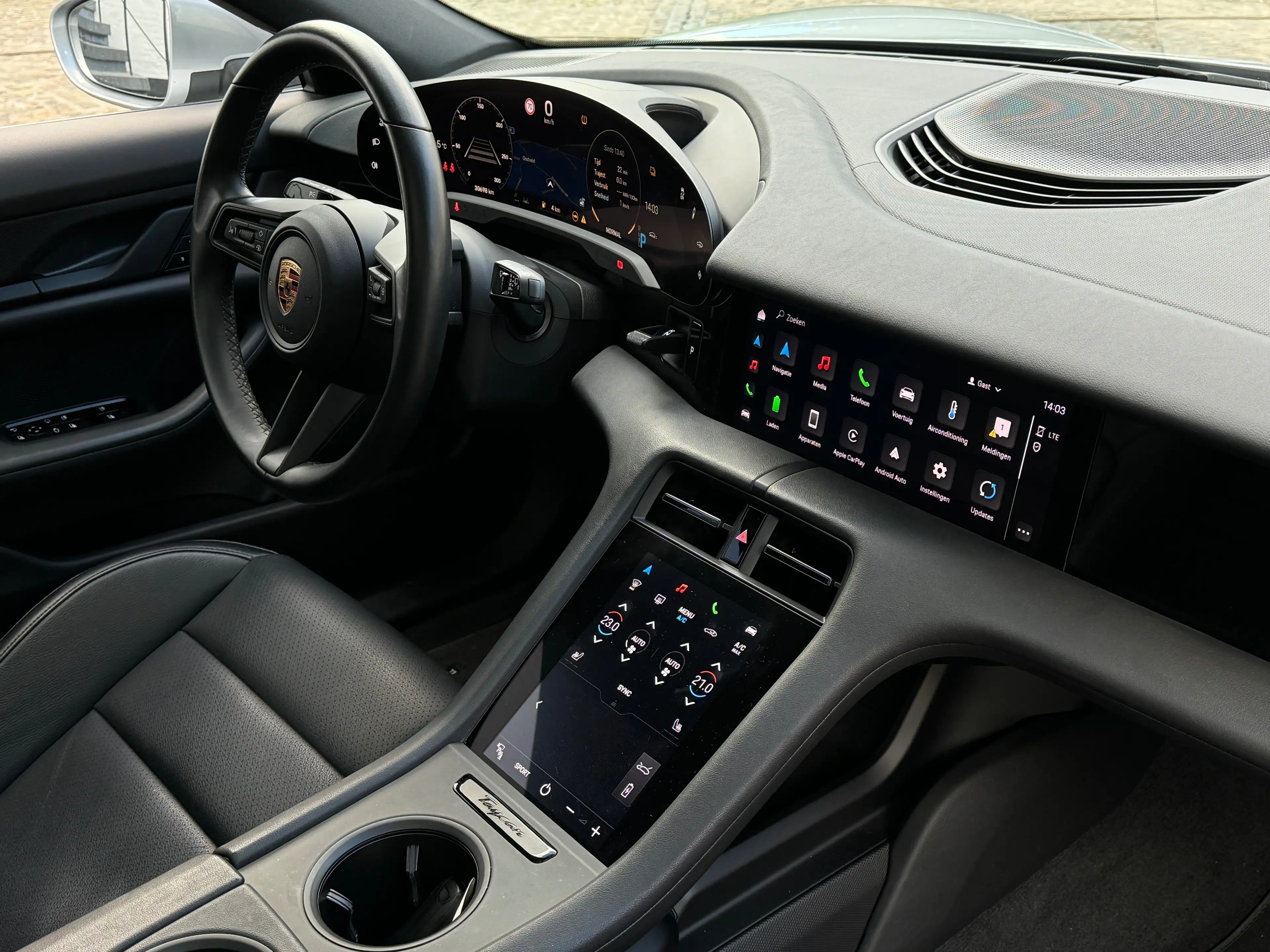 Porsche Taycan Sport Turismo 79.2 kWh — photo 7