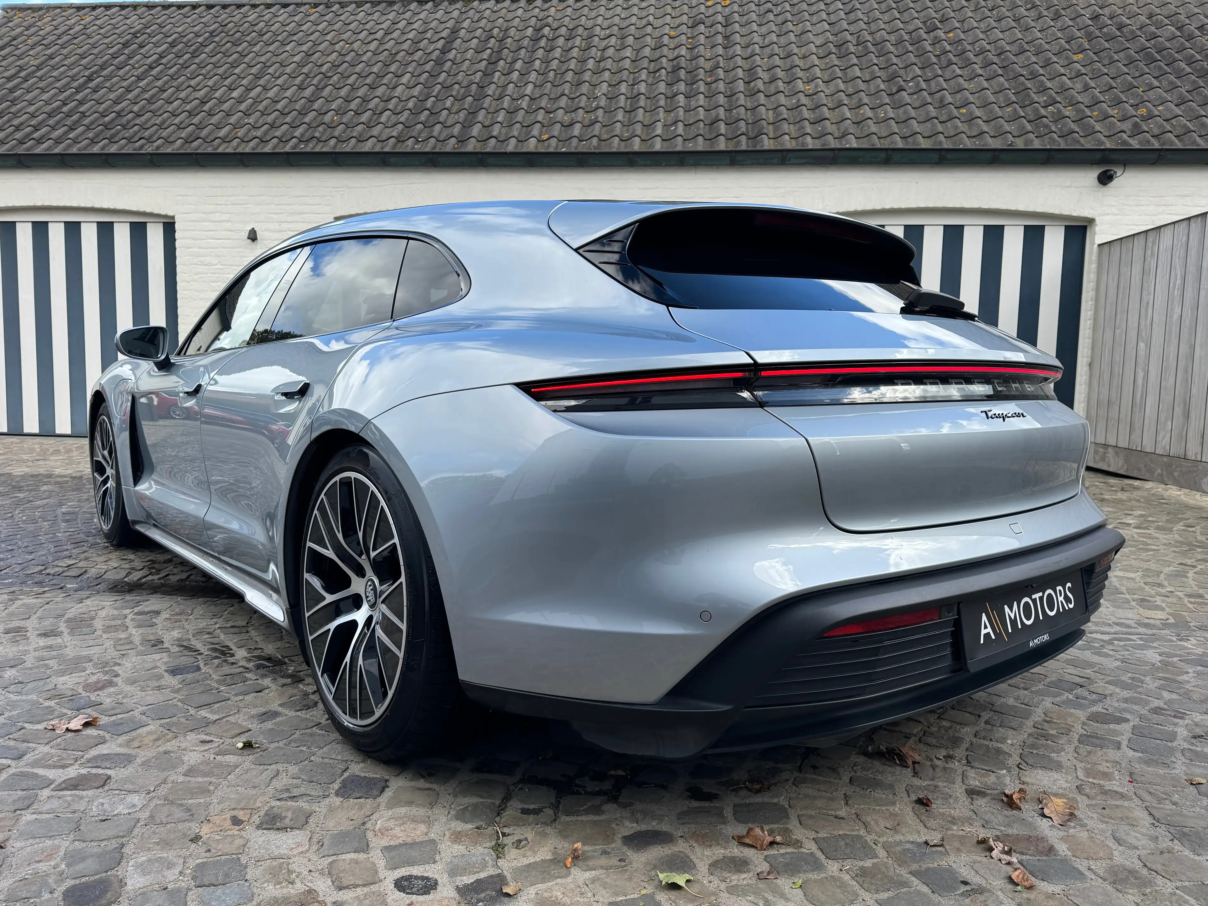 Porsche Taycan Sport Turismo 79.2 kWh — photo 3