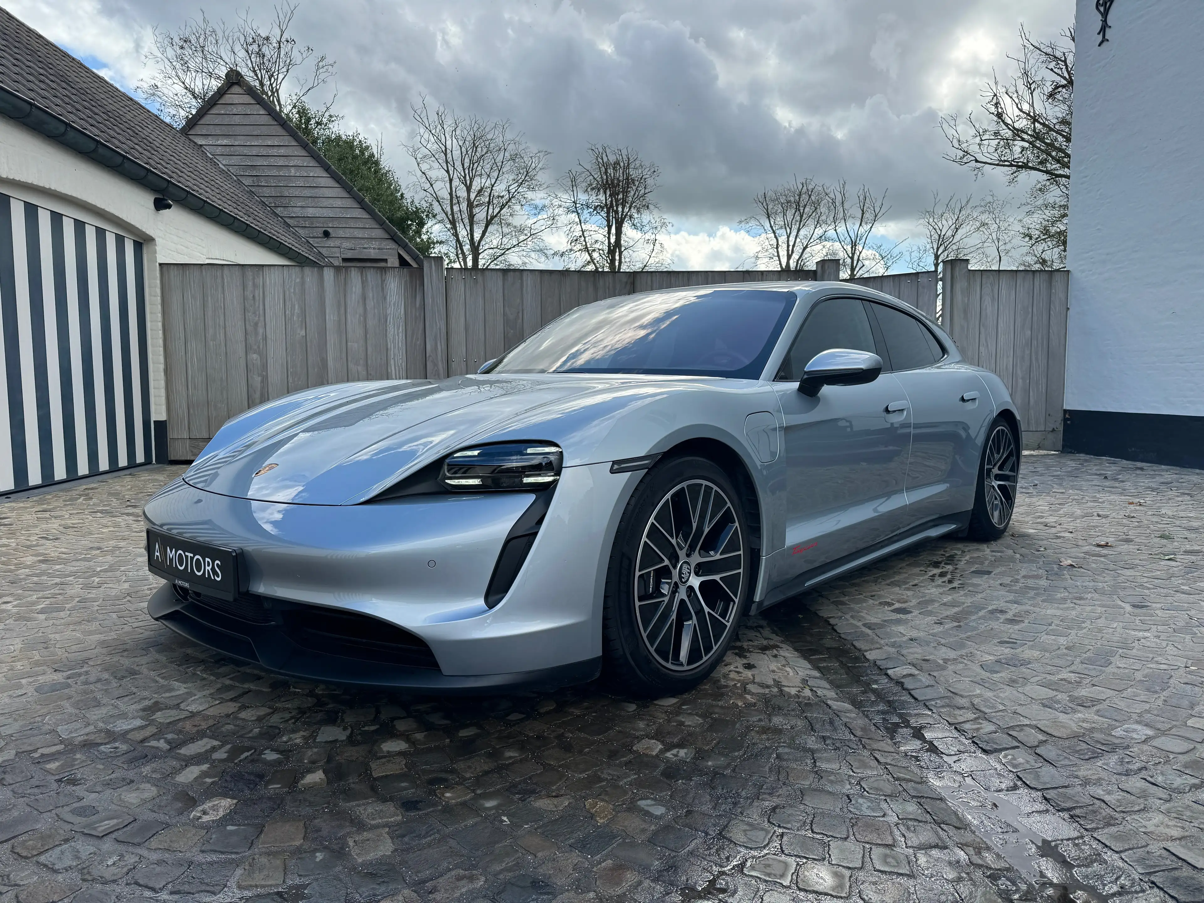 Porsche Taycan Sport Turismo 79.2 kWh