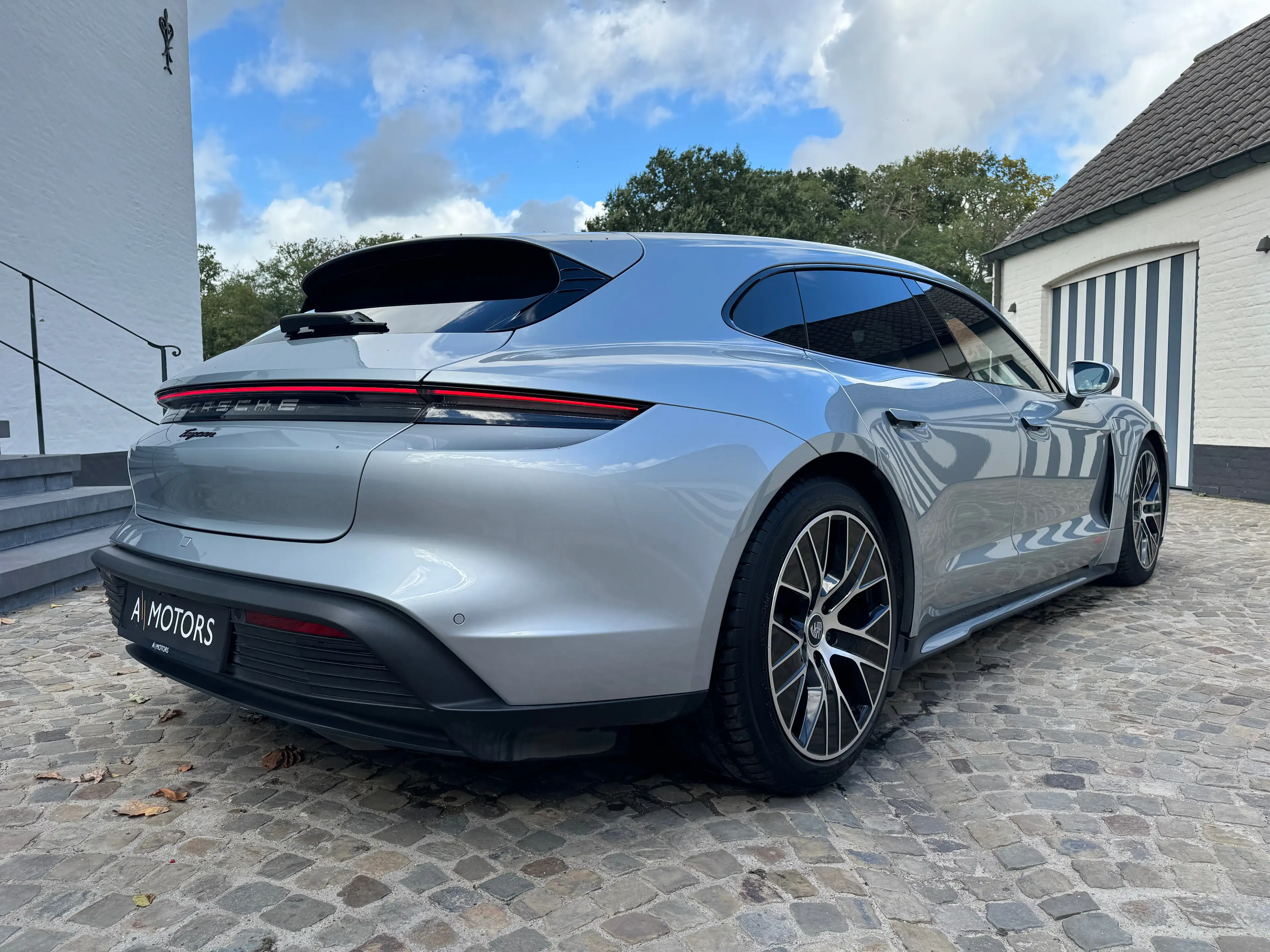 Porsche Taycan Sport Turismo 79.2 kWh — photo 5