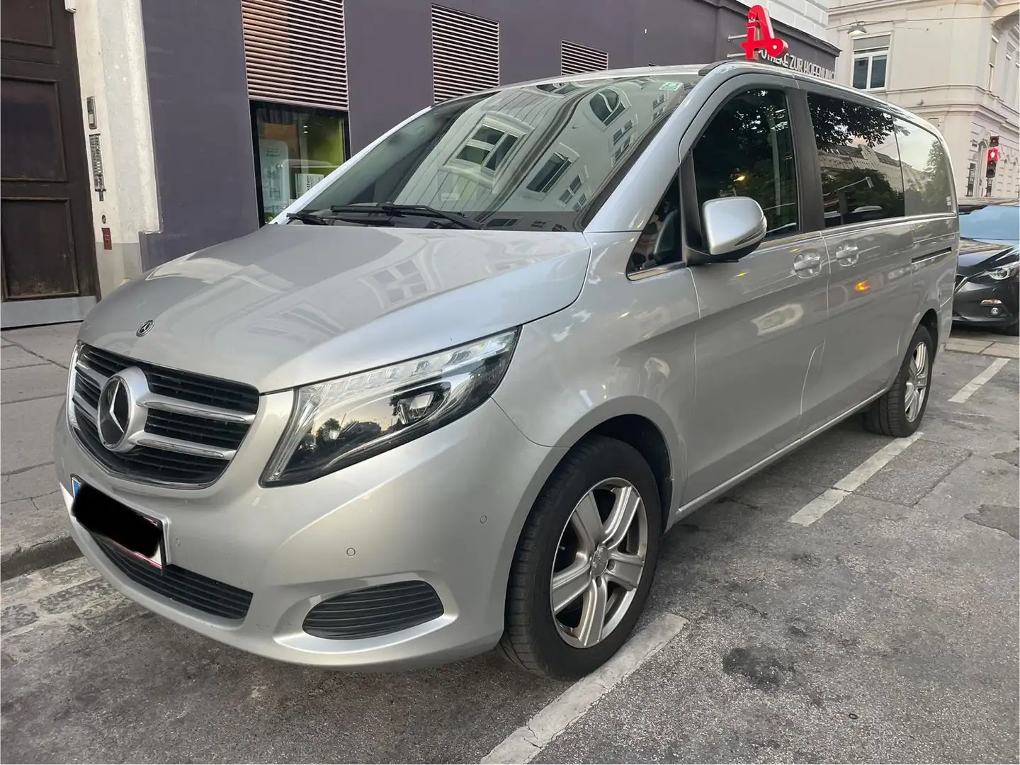 Mercedes-Benz V 250 V 250 d 4MATIC lang Aut.BusinessVan 5.Sitzer,Leder Silber - 1