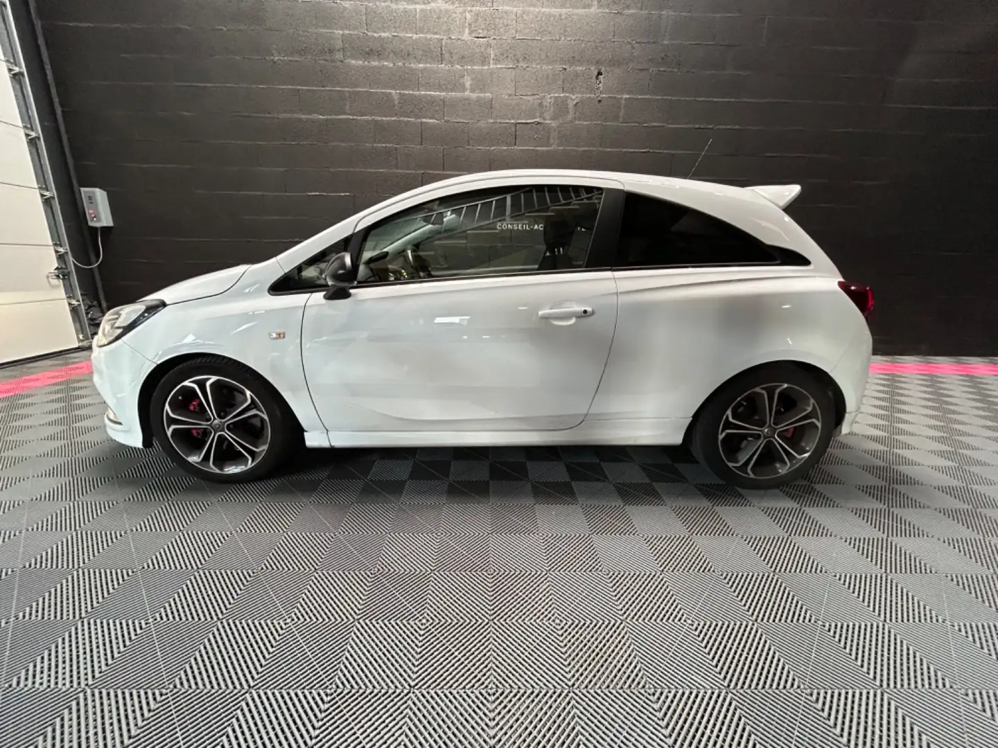 Opel Corsa GSi Weiß - 2