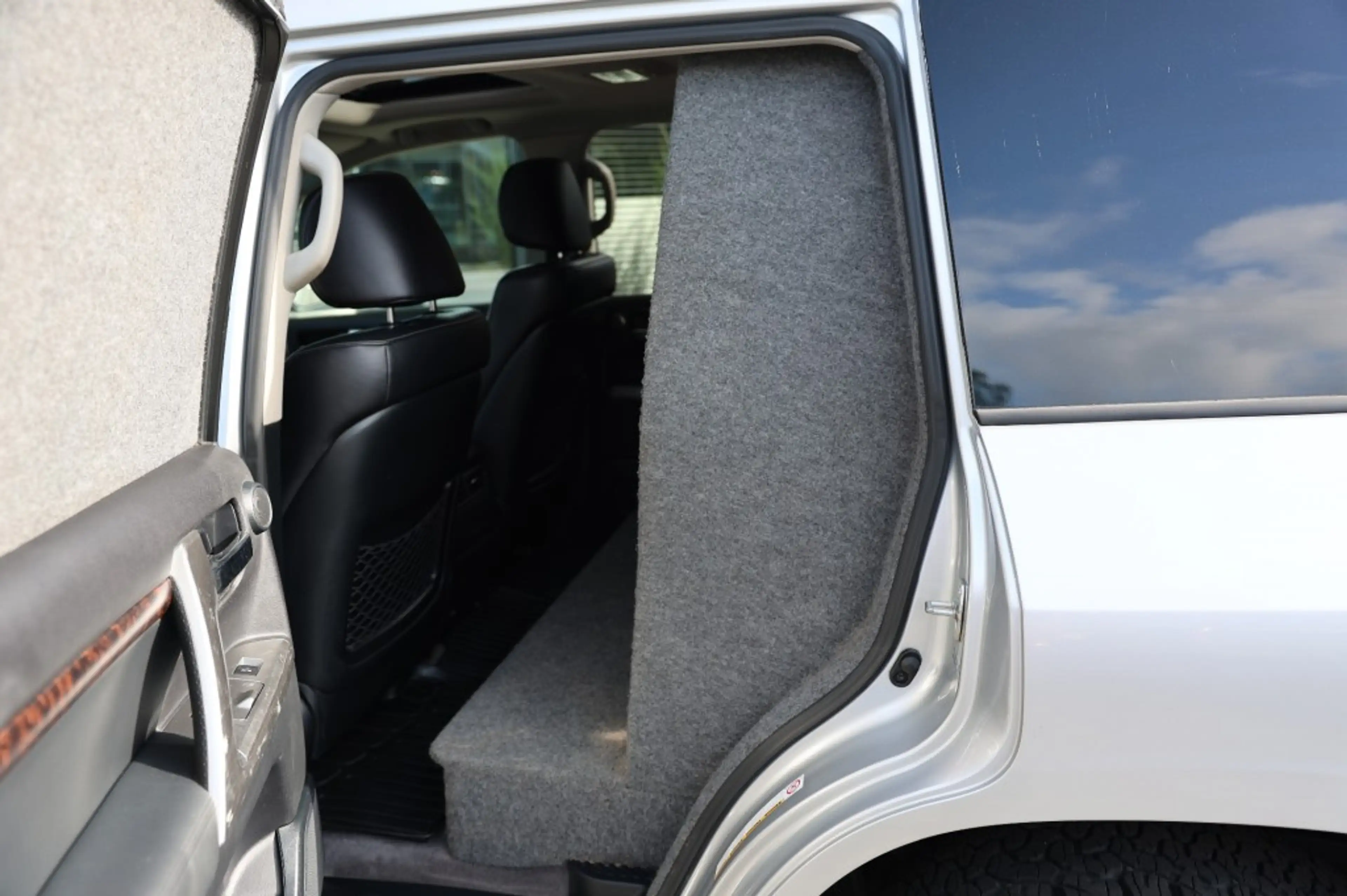 Toyota Land Cruiser 4.5 D-4D EXECUTIVE A/T VAN N1 MAG 9000 KG TREKKEN — photo 11