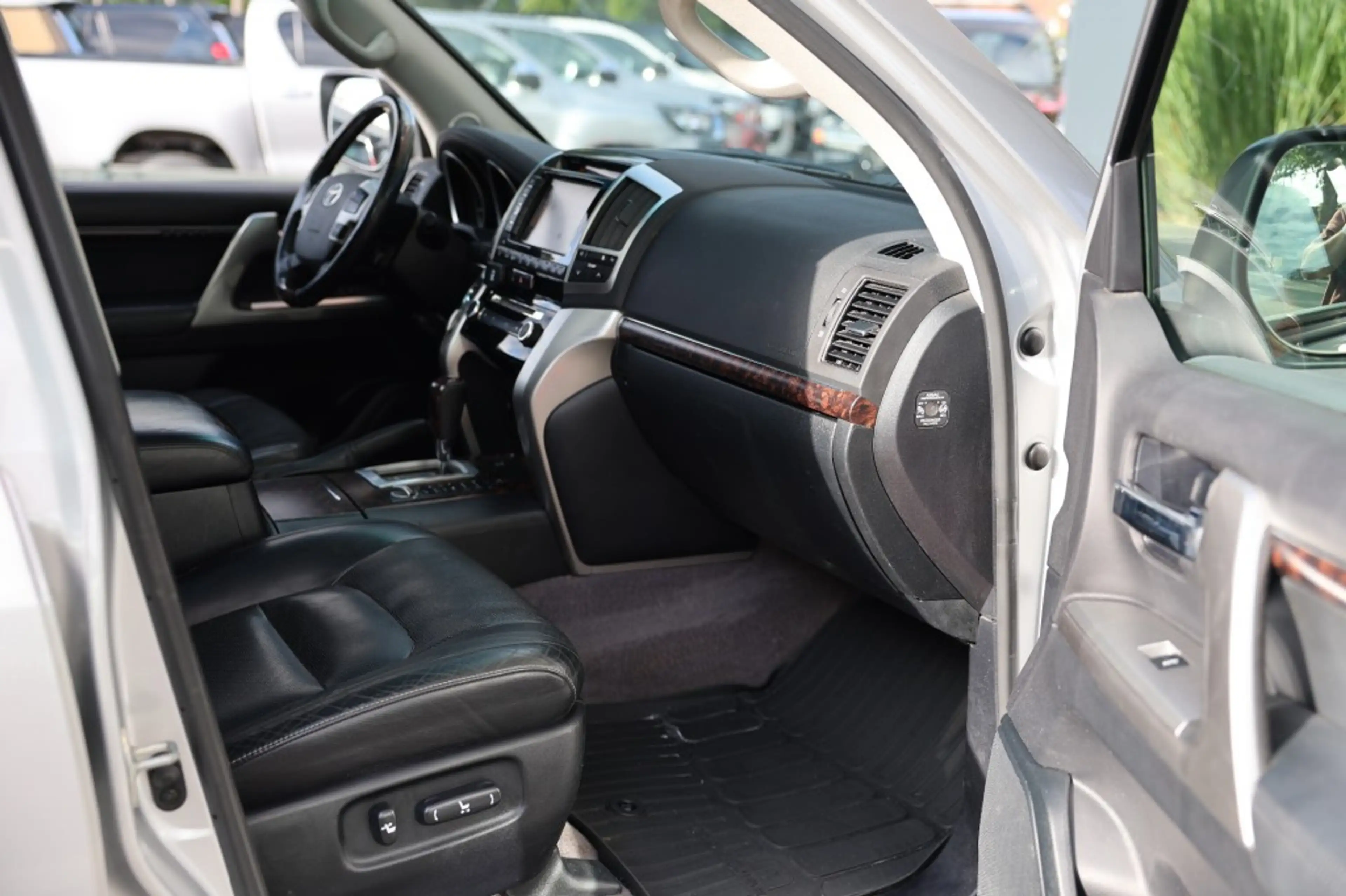 Toyota Land Cruiser 4.5 D-4D EXECUTIVE A/T VAN N1 MAG 9000 KG TREKKEN — photo 24