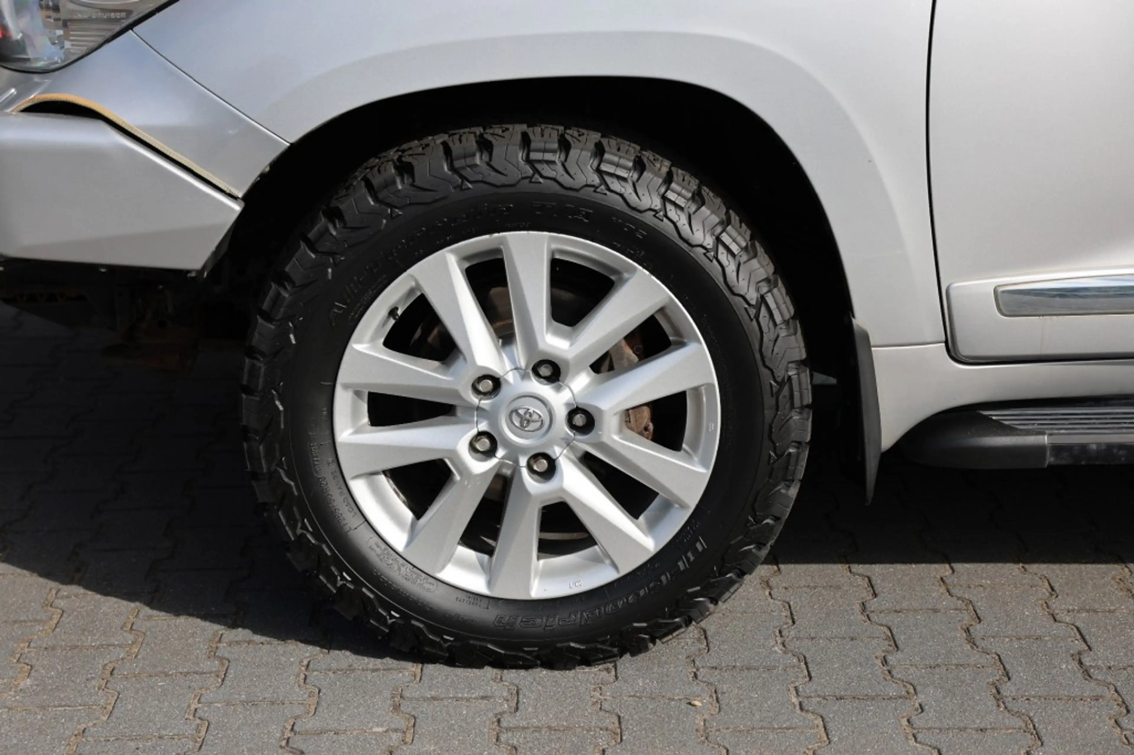 Toyota Land Cruiser 4.5 D-4D EXECUTIVE A/T VAN N1 MAG 9000 KG TREKKEN — photo 3