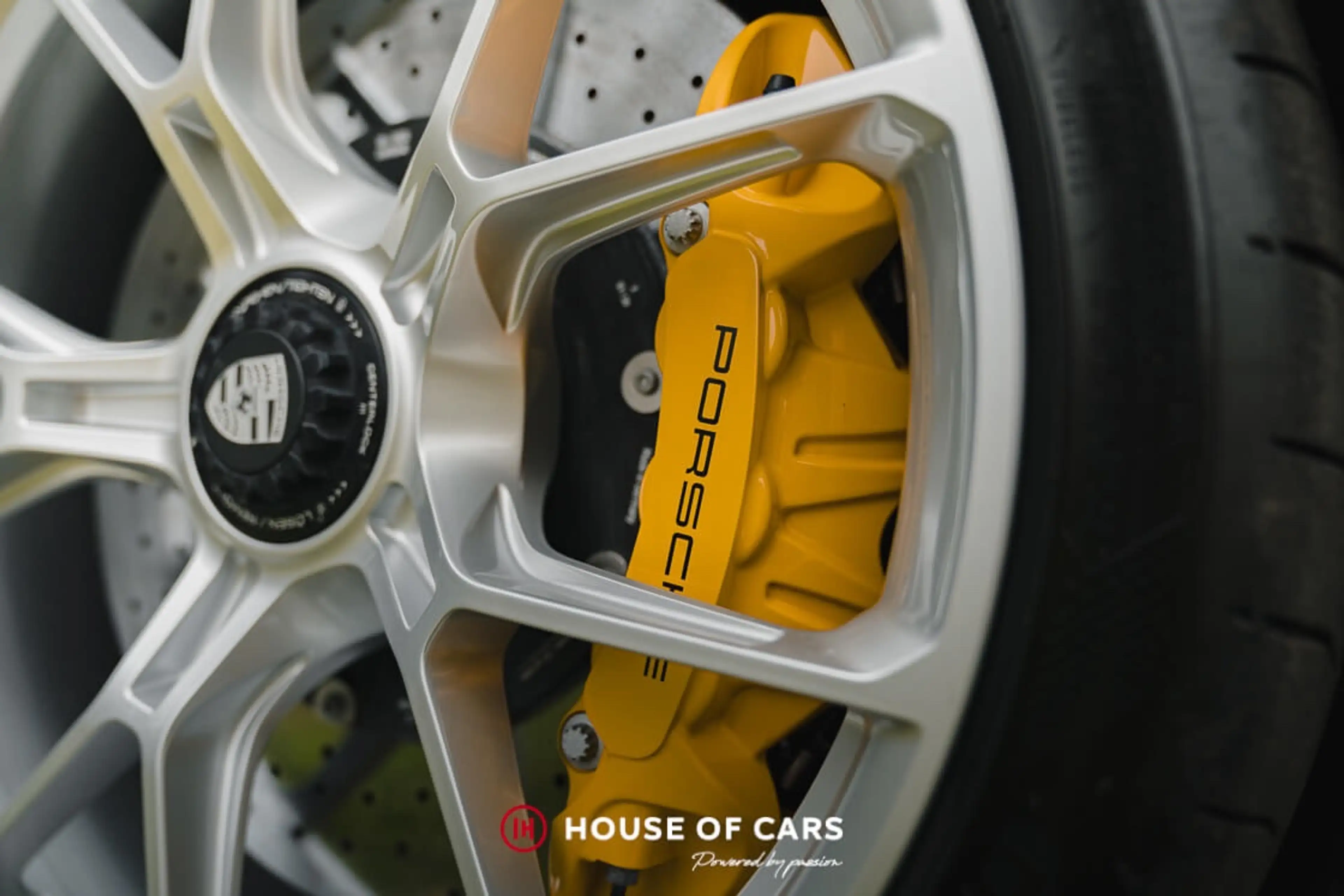 Porsche 992 .1 GT3 TOURING MANUAL EXCLUSIVE MANUFAKTUR — photo 15