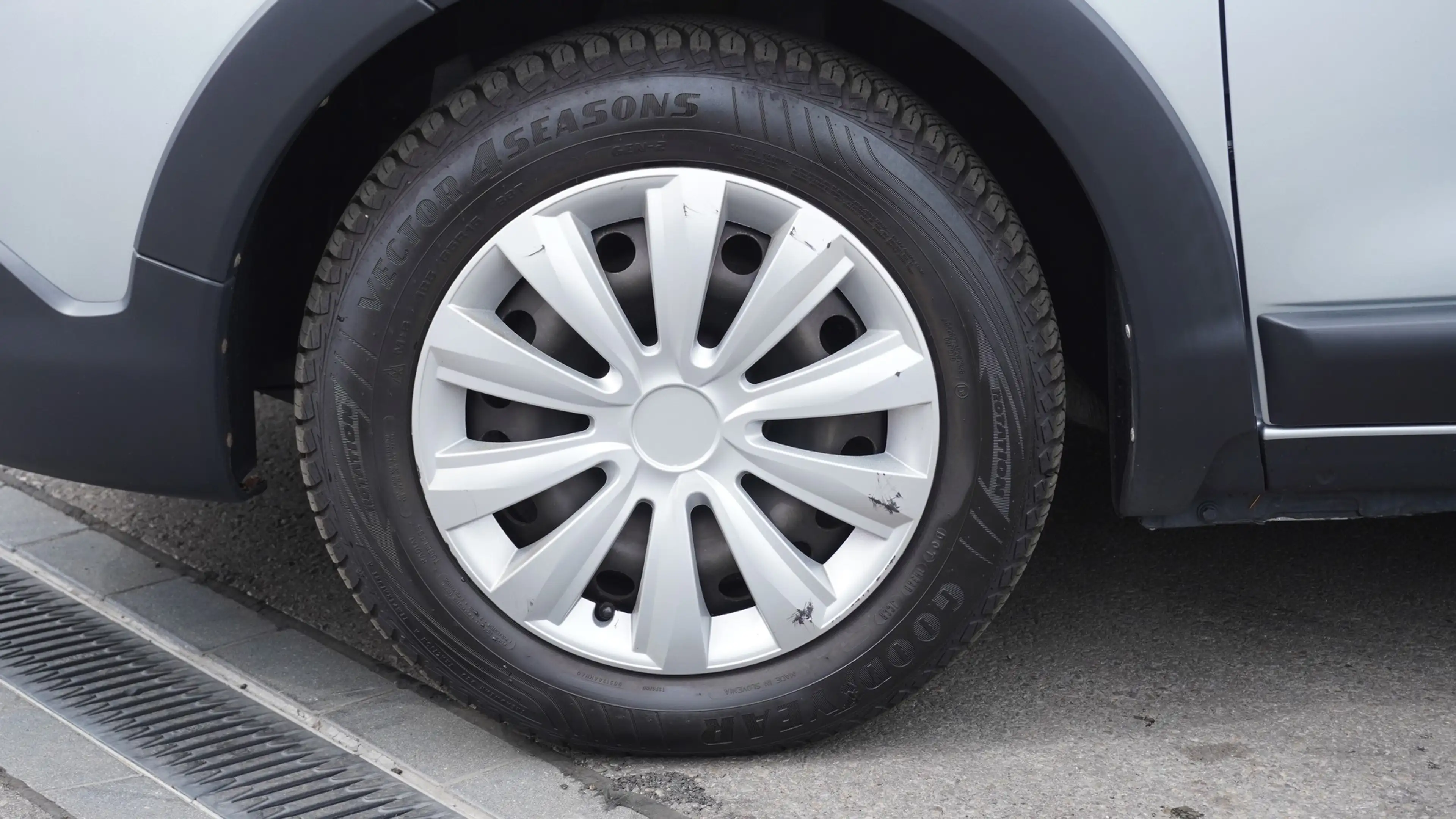 Dacia Lodgy Stepway 1.6 SCe100 Navi AHK Sitzheizung — photo 10