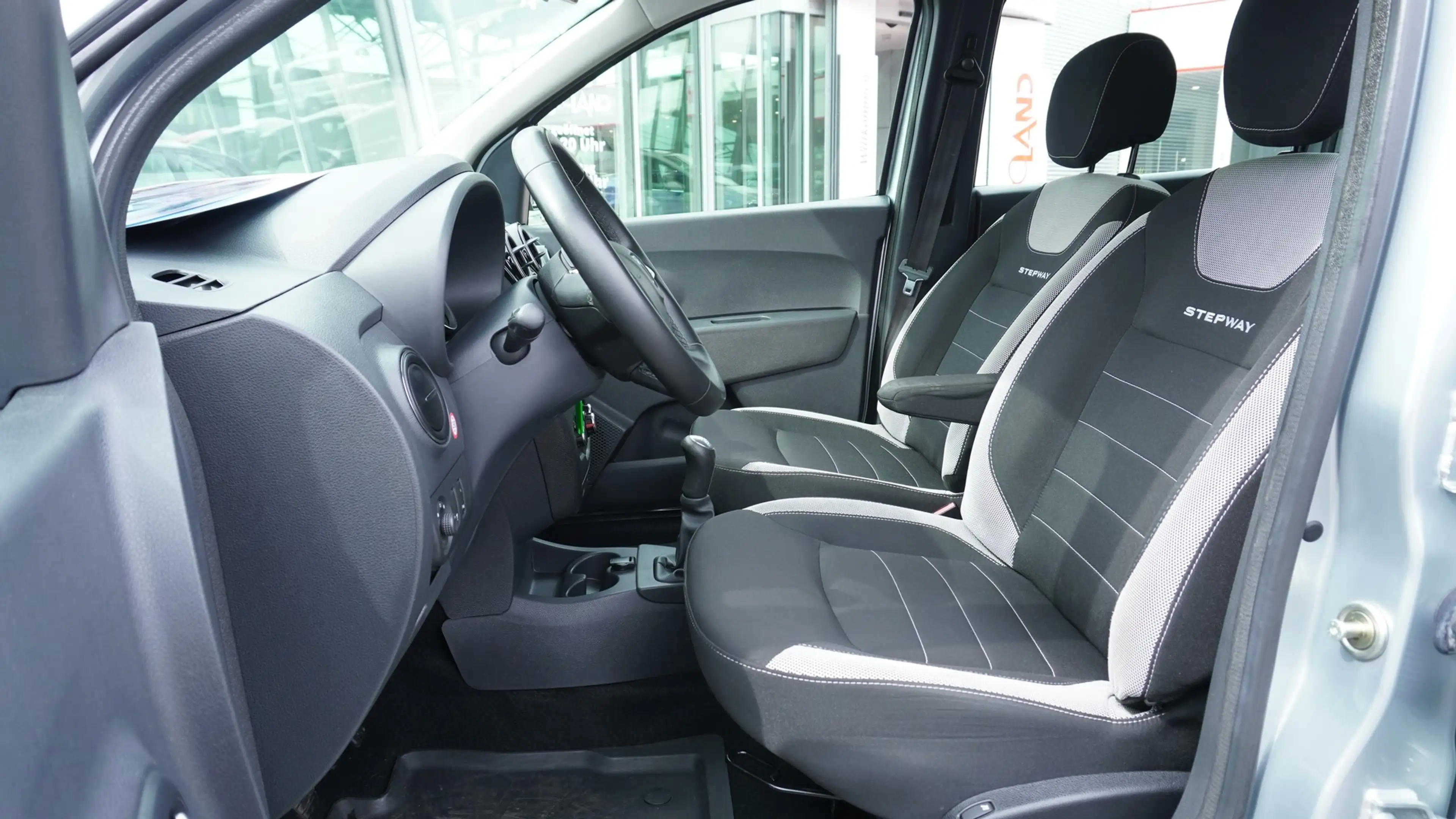 Dacia Lodgy Stepway 1.6 SCe100 Navi AHK Sitzheizung — photo 12