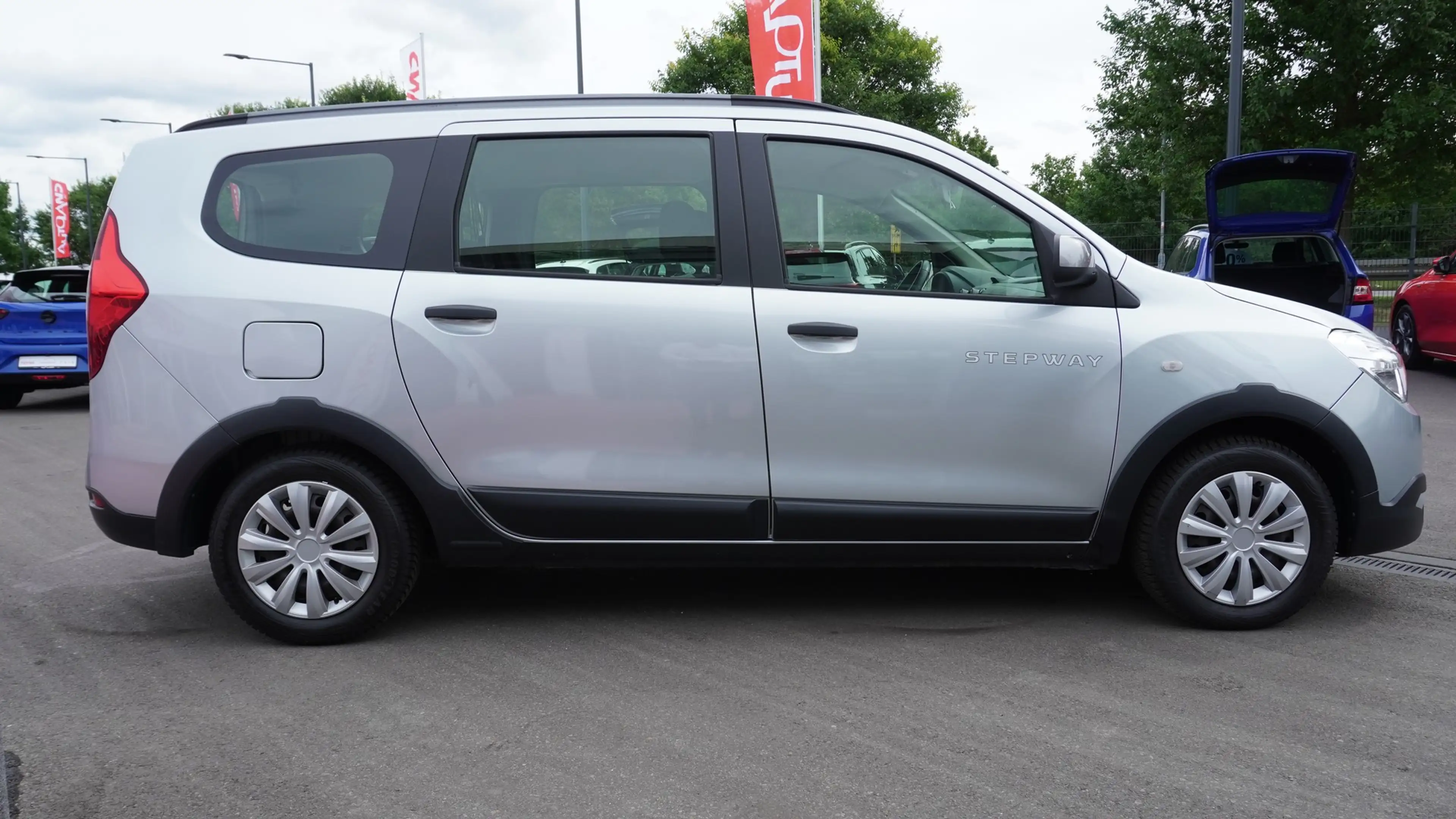 Dacia Lodgy Stepway 1.6 SCe100 Navi AHK Sitzheizung — photo 4
