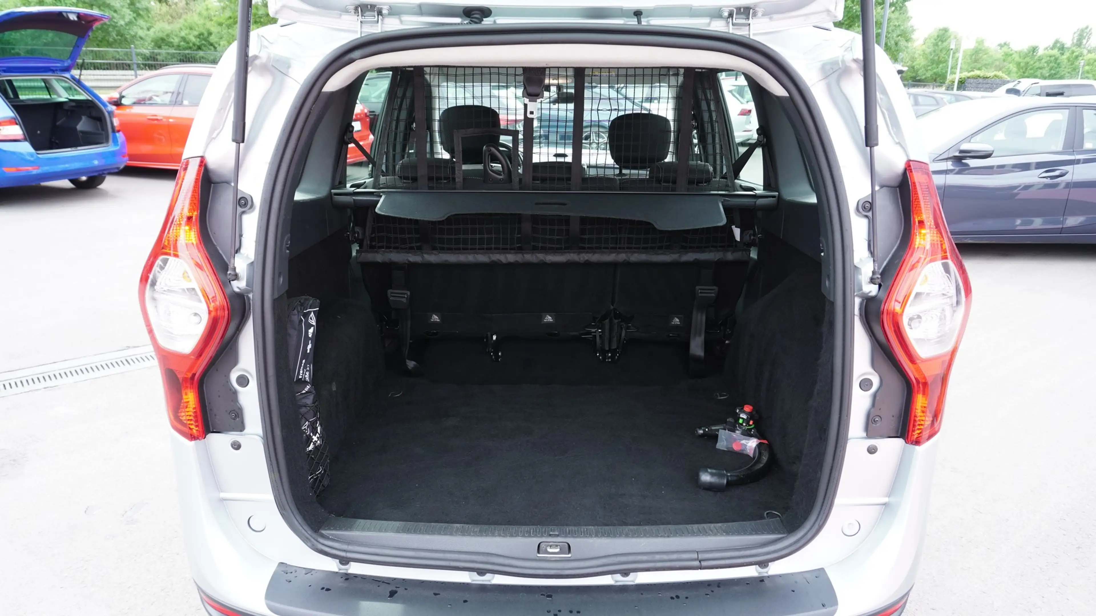 Dacia Lodgy Stepway 1.6 SCe100 Navi AHK Sitzheizung — photo 7