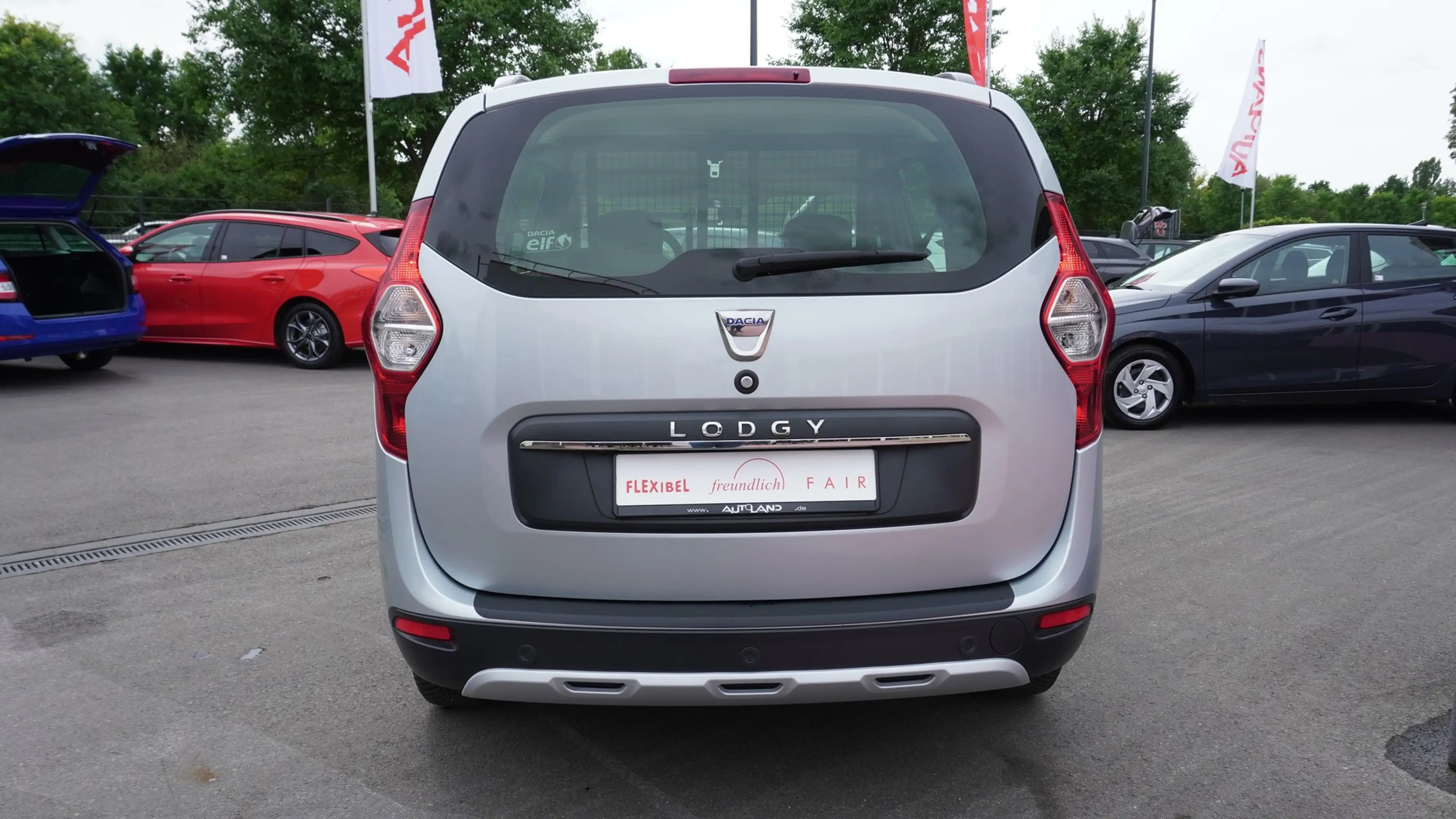 Dacia Lodgy Stepway 1.6 SCe100 Navi AHK Sitzheizung — photo 6