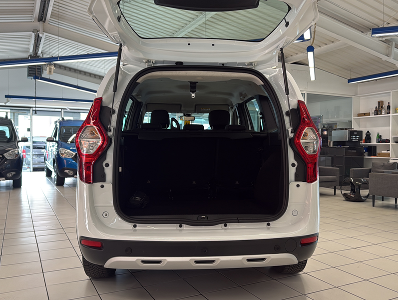 Dacia Lodgy 1.3 TCe 130 Stepway Plus|KLIMA|NAVI|TEMPO — photo 15
