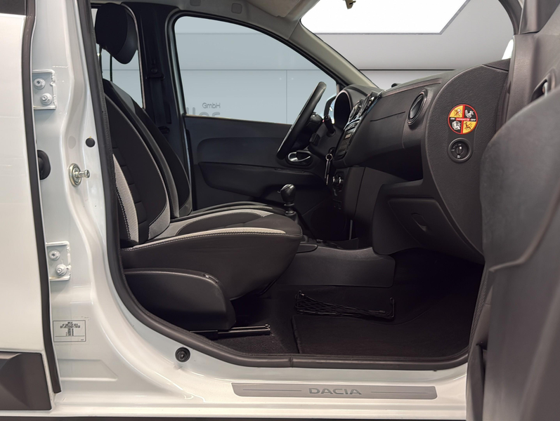 Dacia Lodgy 1.3 TCe 130 Stepway Plus|KLIMA|NAVI|TEMPO — photo 13