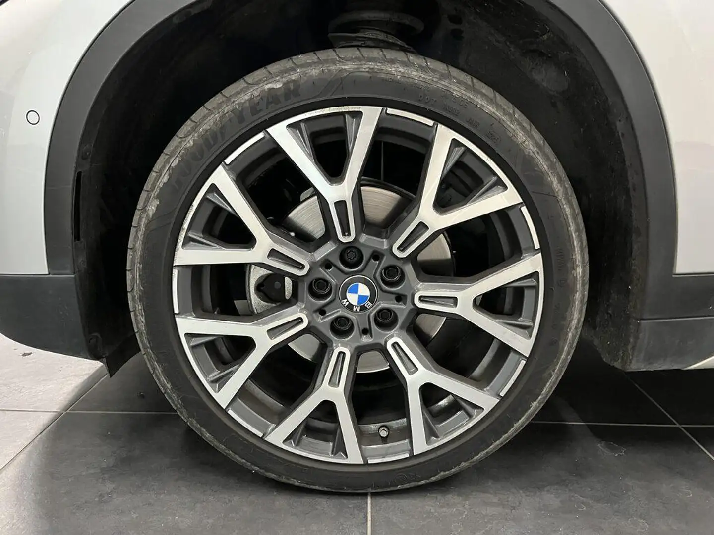 BMW X1 xdrive18d xLine auto Silber - 1