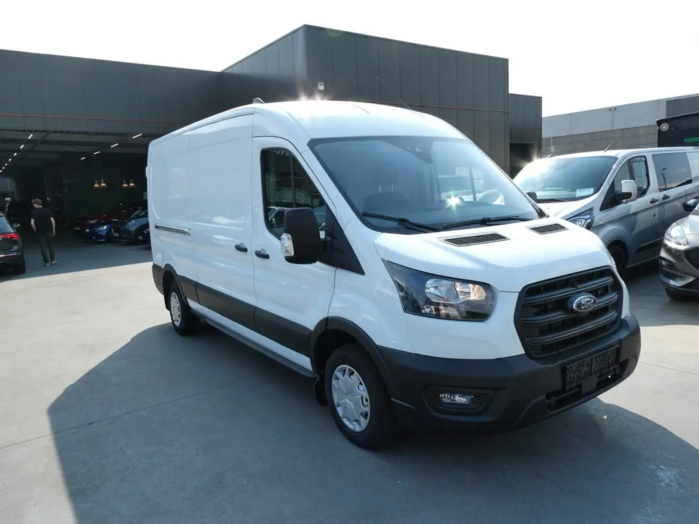 Ford Transit L3-H2 2.0 TDCi 130pk 3pl Business STOCK (74520) Wit - 2
