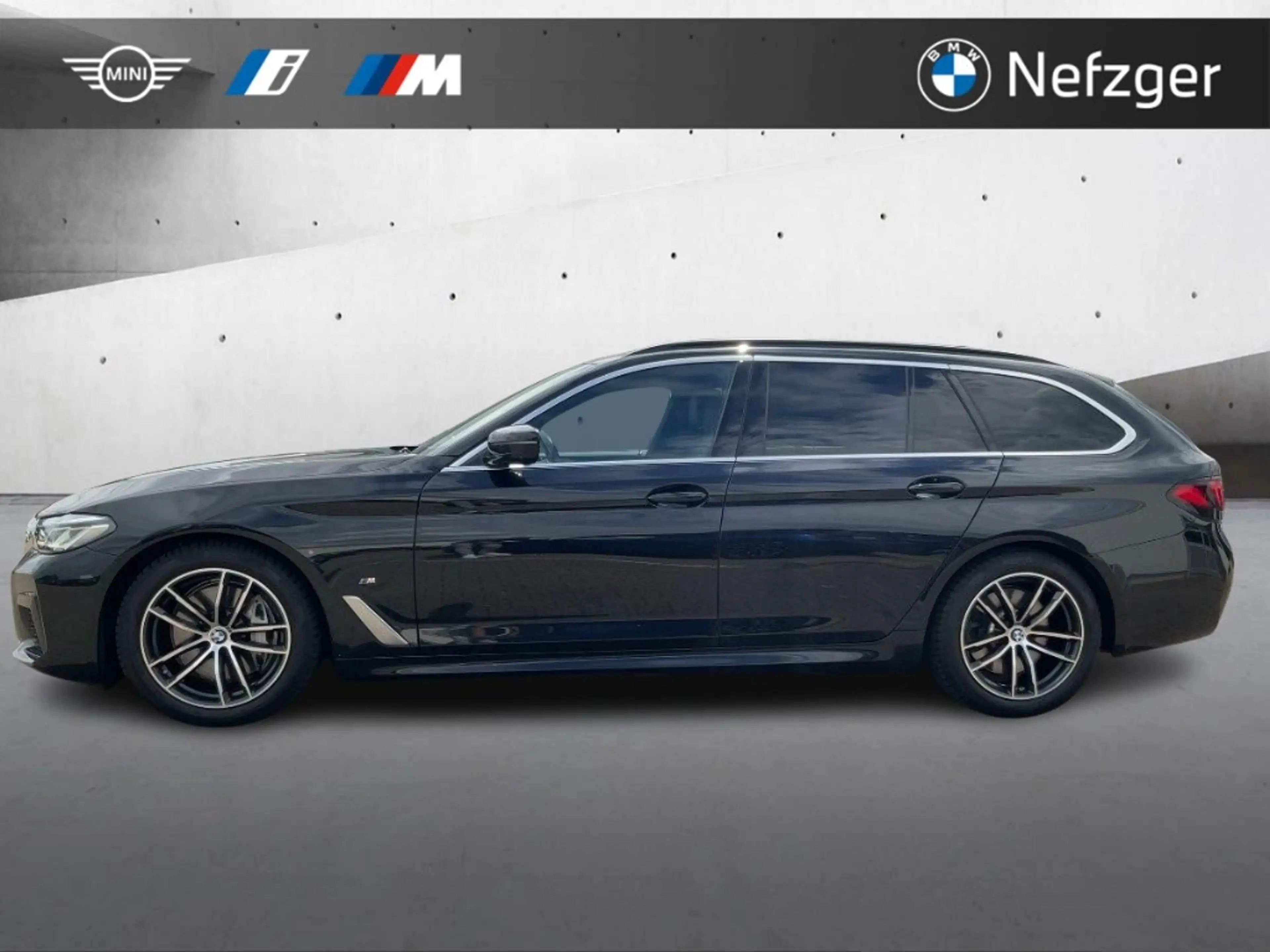 BMW 540 d xDrive Touring M Sport Soft-Close Head-Up — photo 2