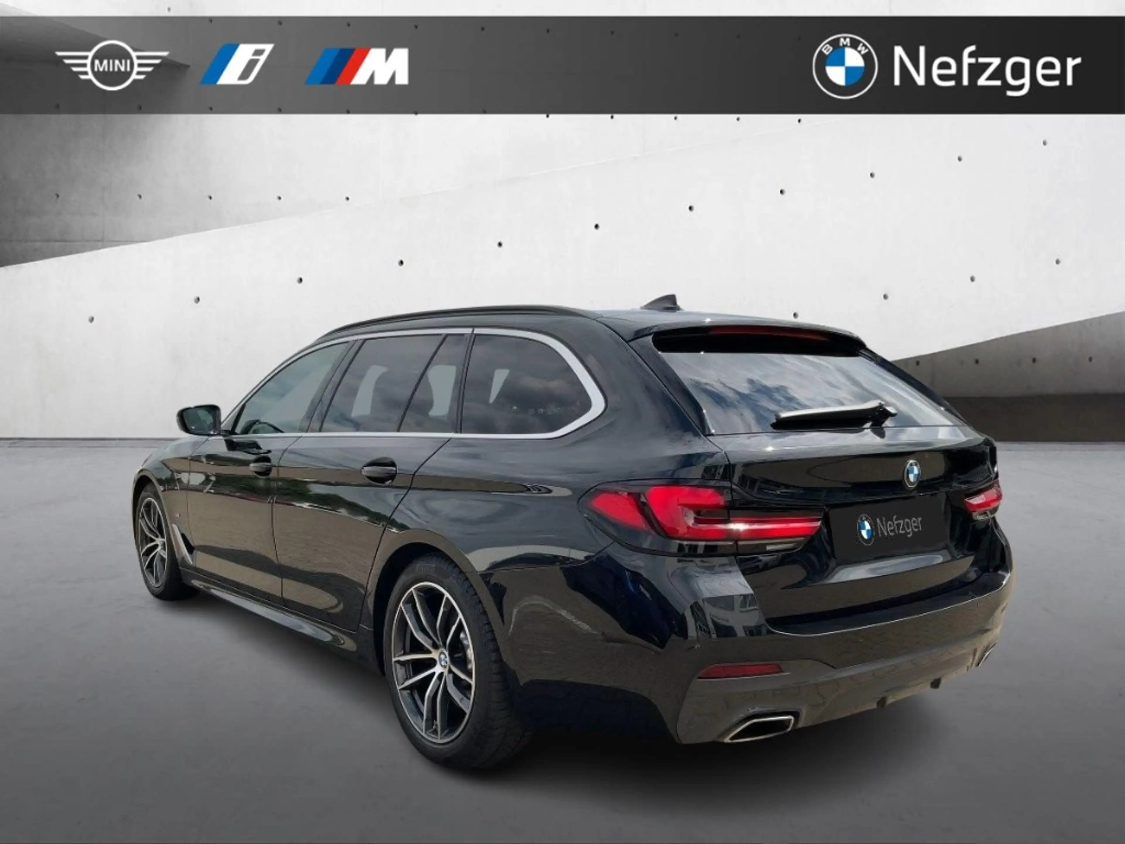 BMW 540 d xDrive Touring M Sport Soft-Close Head-Up — photo 3