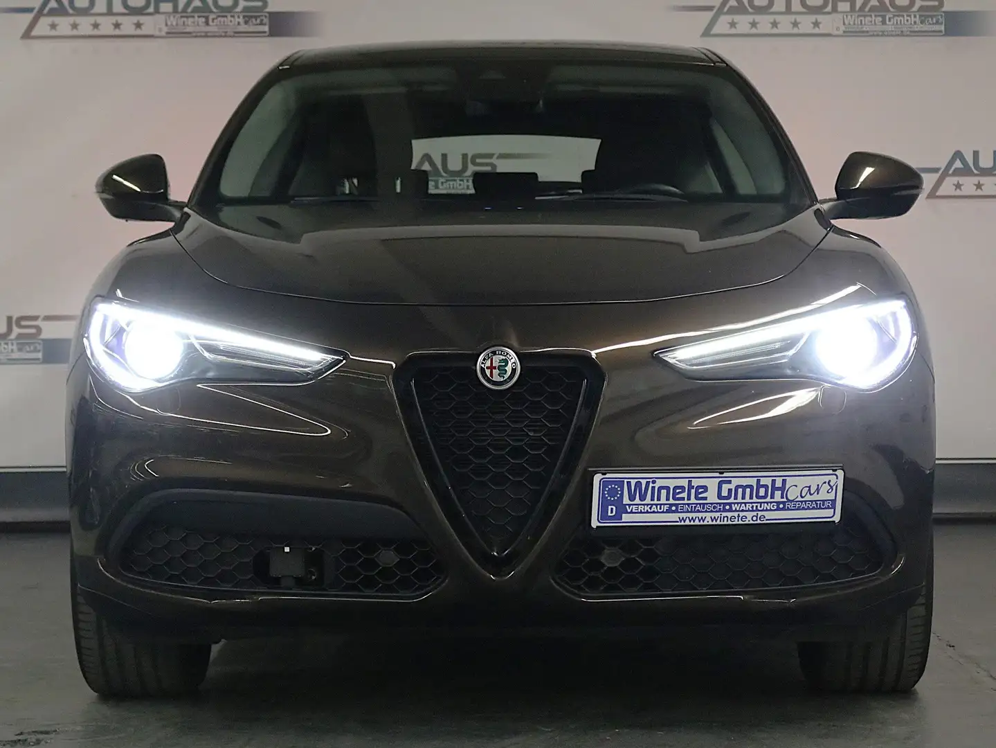 Alfa Romeo Stelvio Super*1HAND*AHK*NAVI*LEDER*KAMERA*PDC*Xenon*uvm Brun - 2