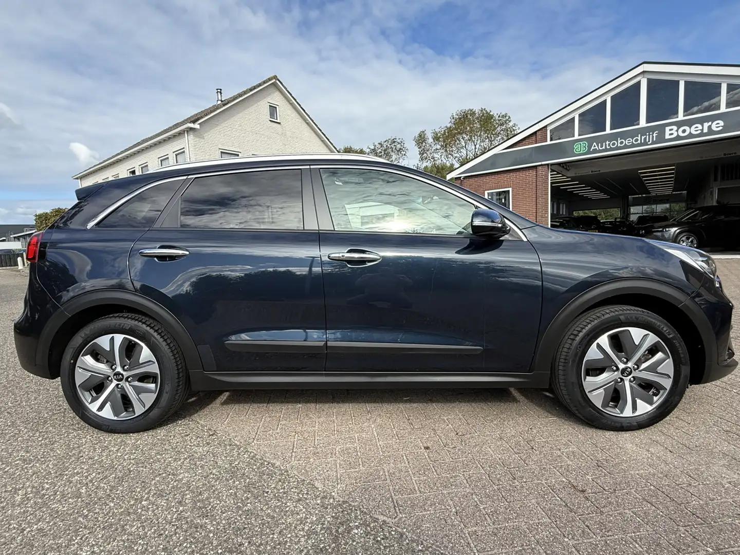 Kia e-Niro DynamicPlusLine 64 kWh 3-Fase, Schuif-/kanteldak, Blauw - 2
