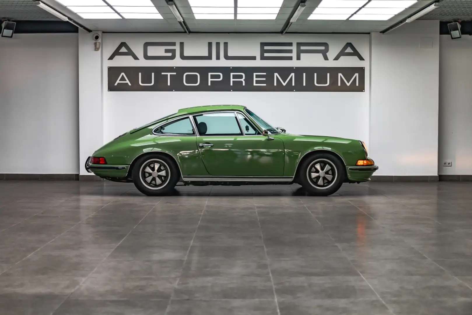 Porsche 911 T 2.4 Verde - 2
