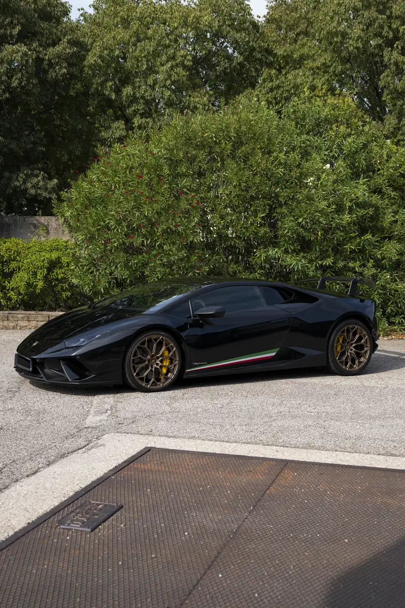Lamborghini PERFORMANTE