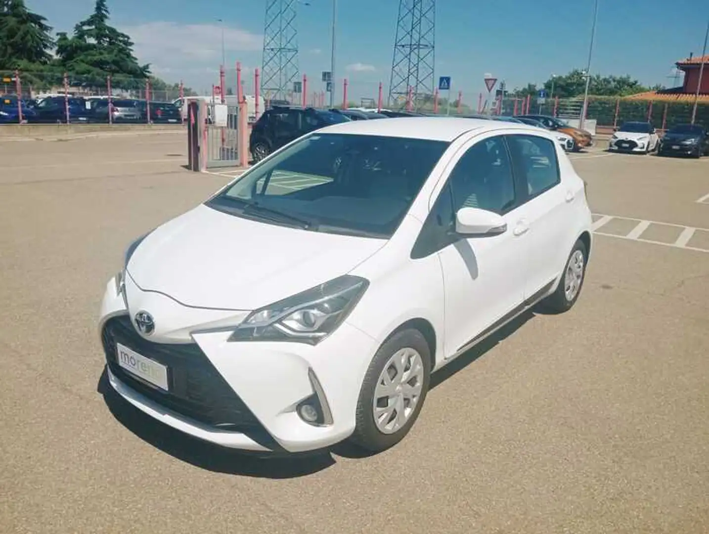 Toyota Yaris 1.0 Active Bianco - 1