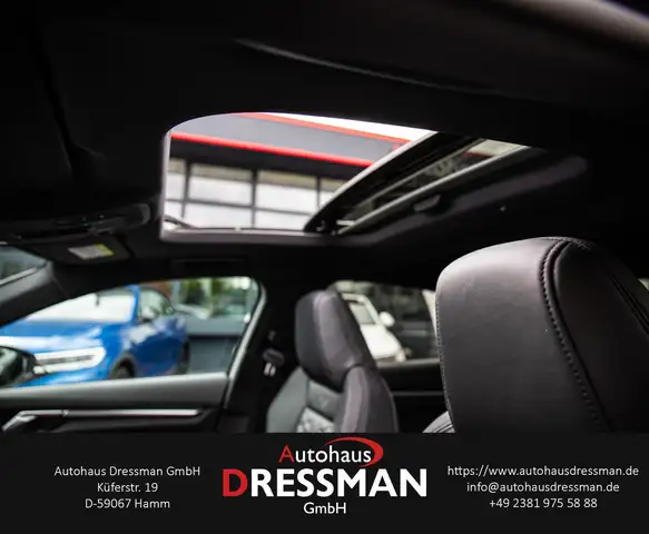 Audi RS3 view 11