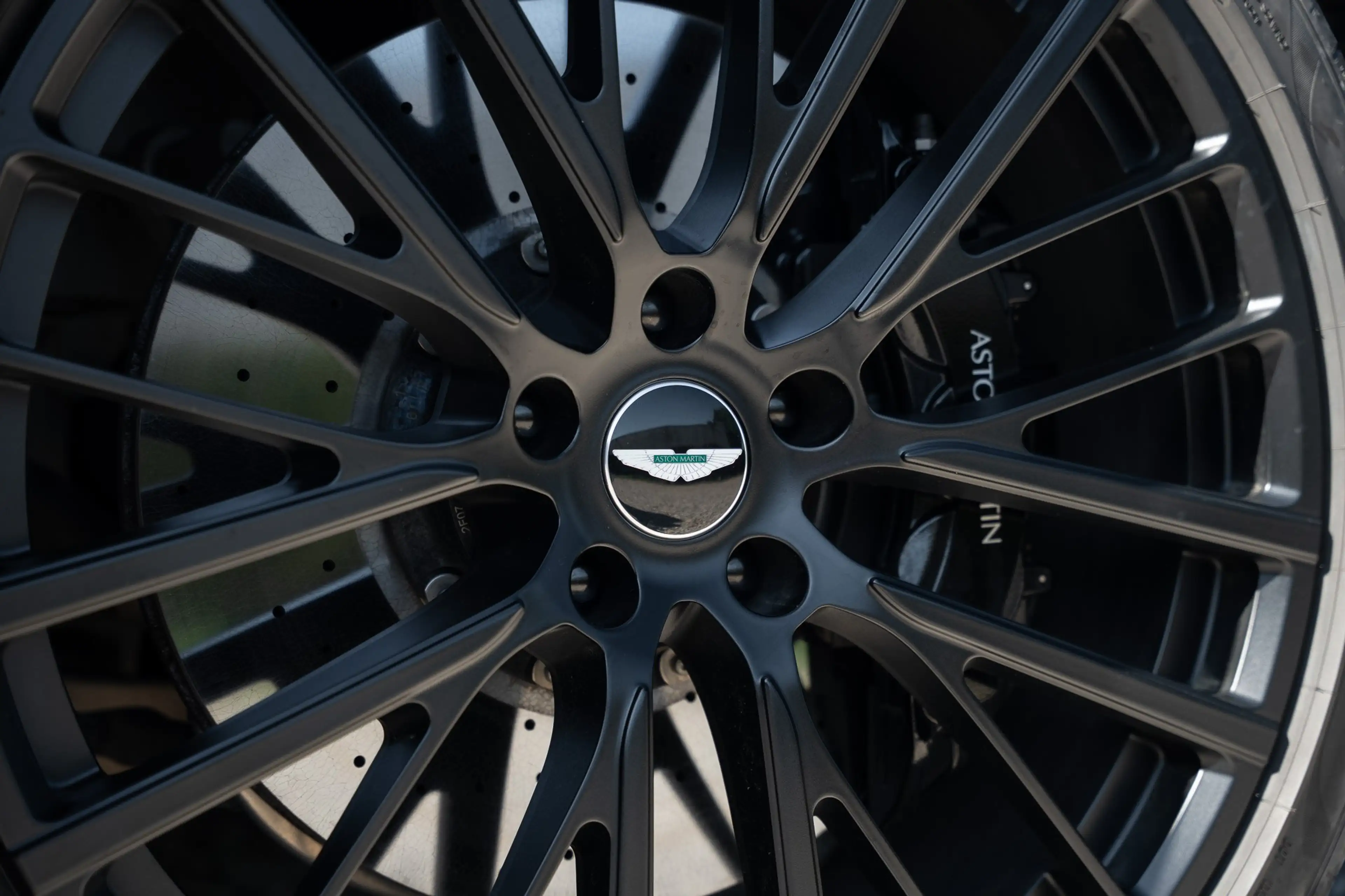 Aston Martin DBX 707 / 1 Owner — photo 7