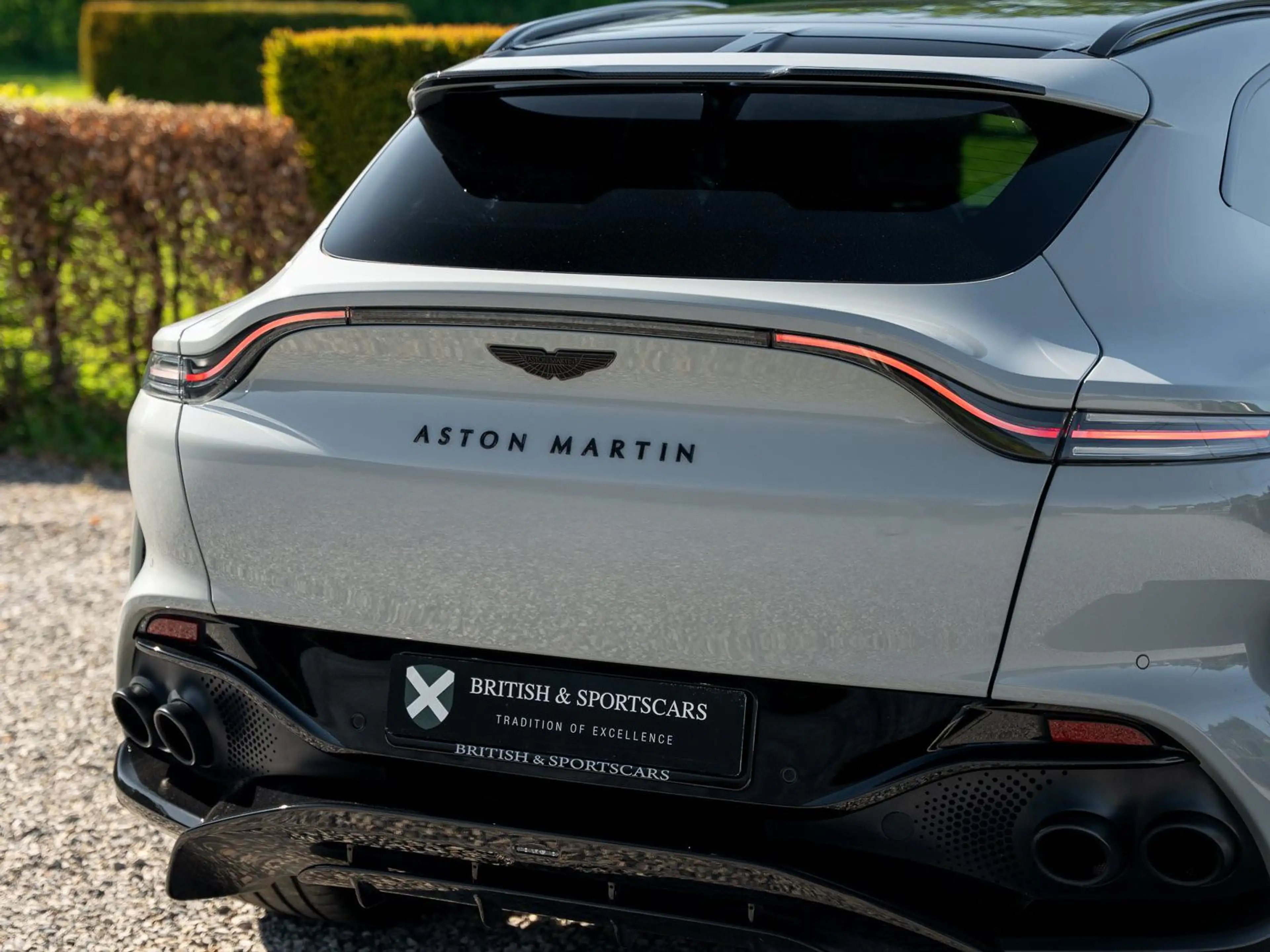 Aston Martin DBX 707 / 1 Owner — photo 9