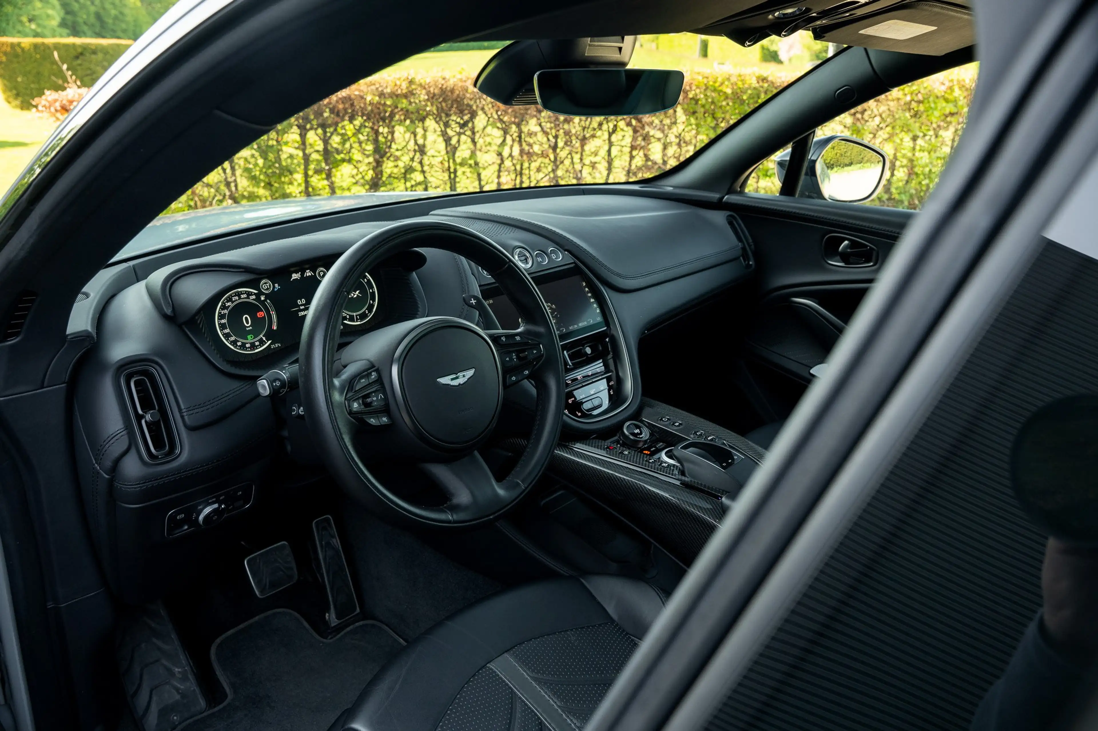 Aston Martin DBX 707 / 1 Owner — photo 10