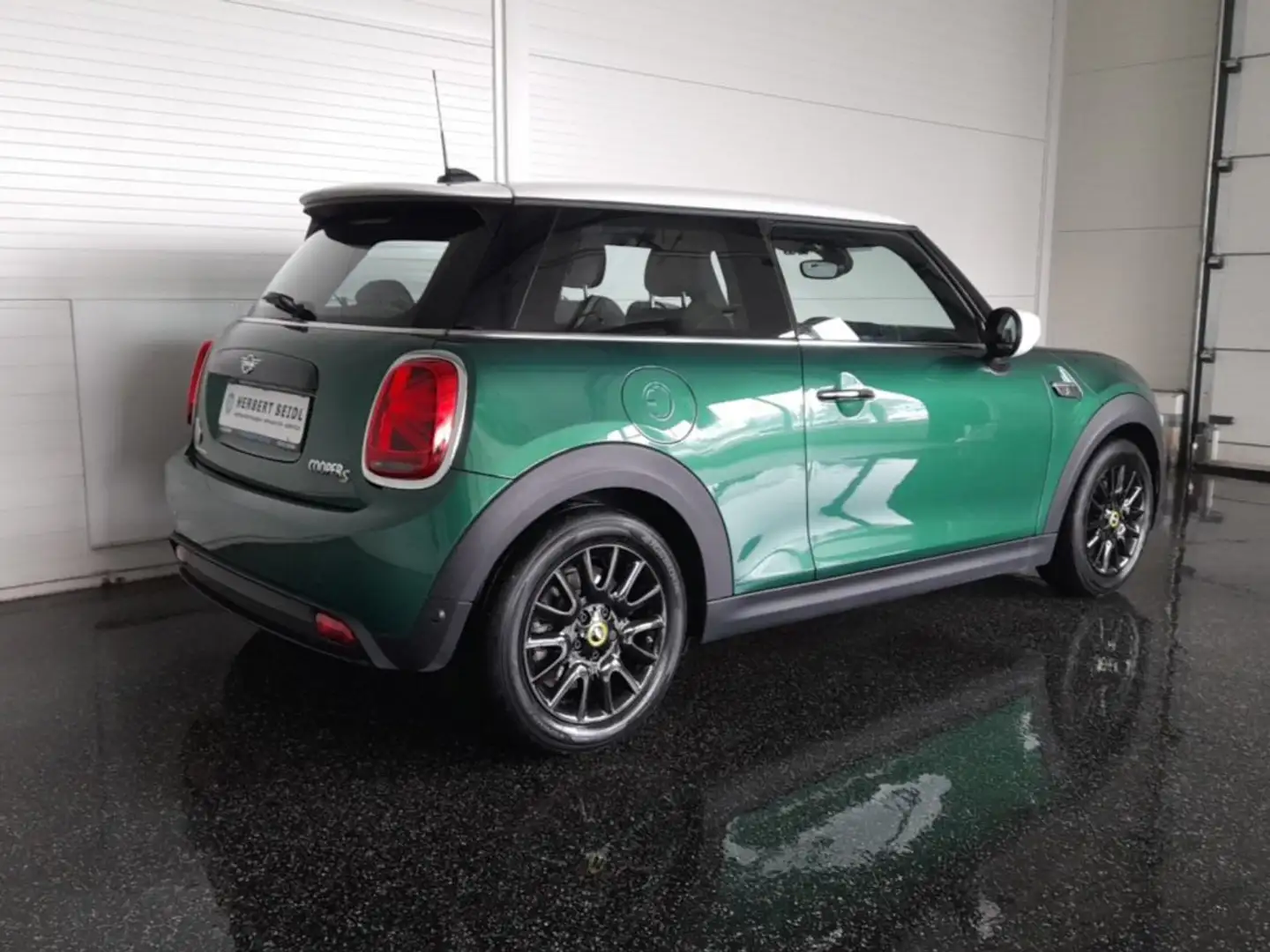 MINI Cooper SE ESSENTIAL 32,6kWh Aut *VOLL LED / NAVI / WÄRMEPUMPE / VIRUELL / TEILLEDER / TEMPOMAT / SHZG* Grün - 2