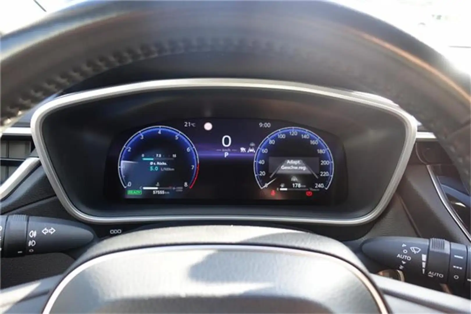 Toyota Corolla Cross 2,0 Hybrid Active Drive AWD Weiß - 2