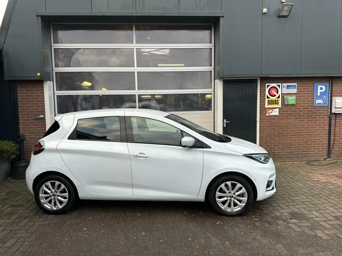 Renault ZOE R135 Intens 52 kWh HUURACCU *ALL-IN PRIJS* Blanco - 2