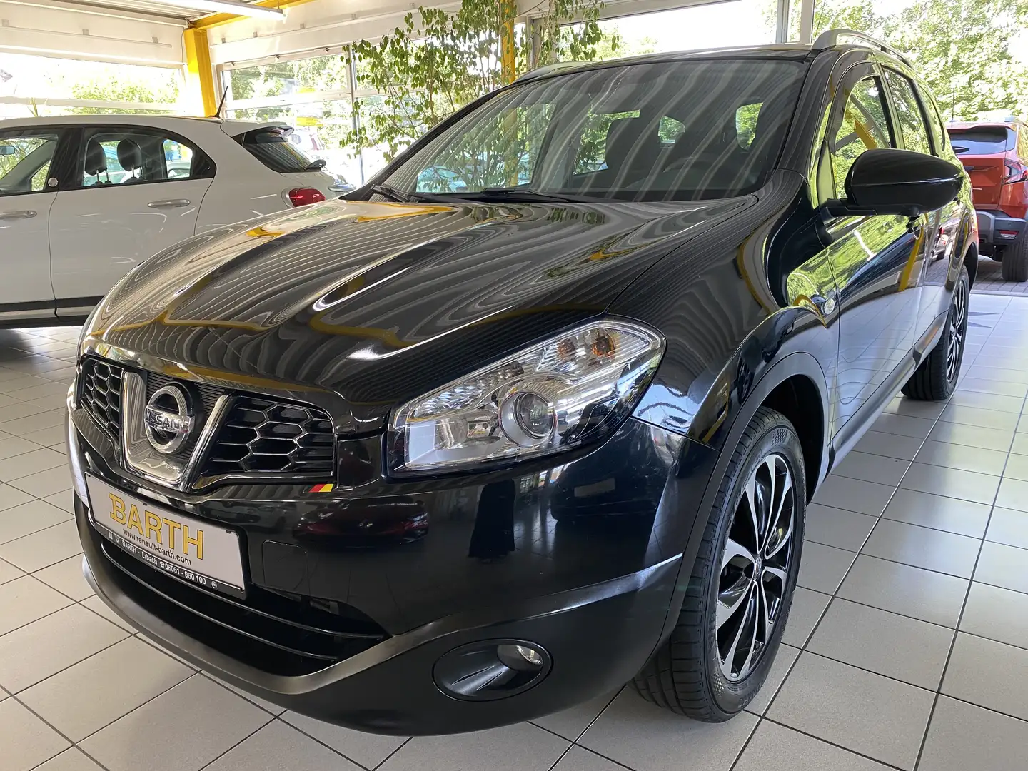 Nissan Qashqai+2 I-Way Schwarz - 1
