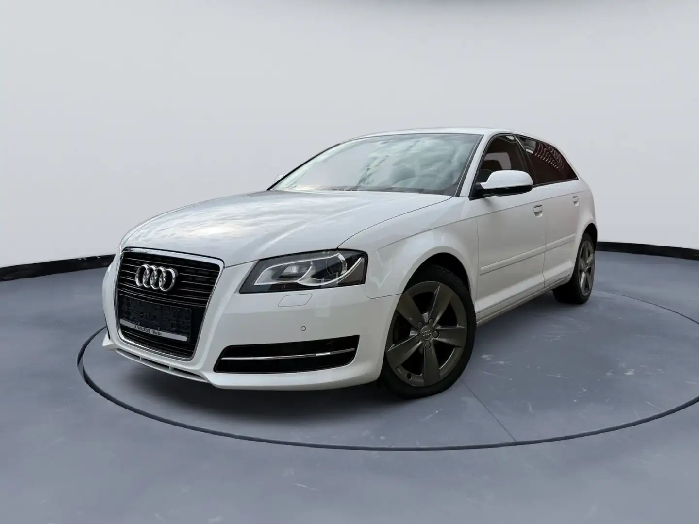 Audi A3 Sportback 1.8 TFSI Ambiente Weiß - 1