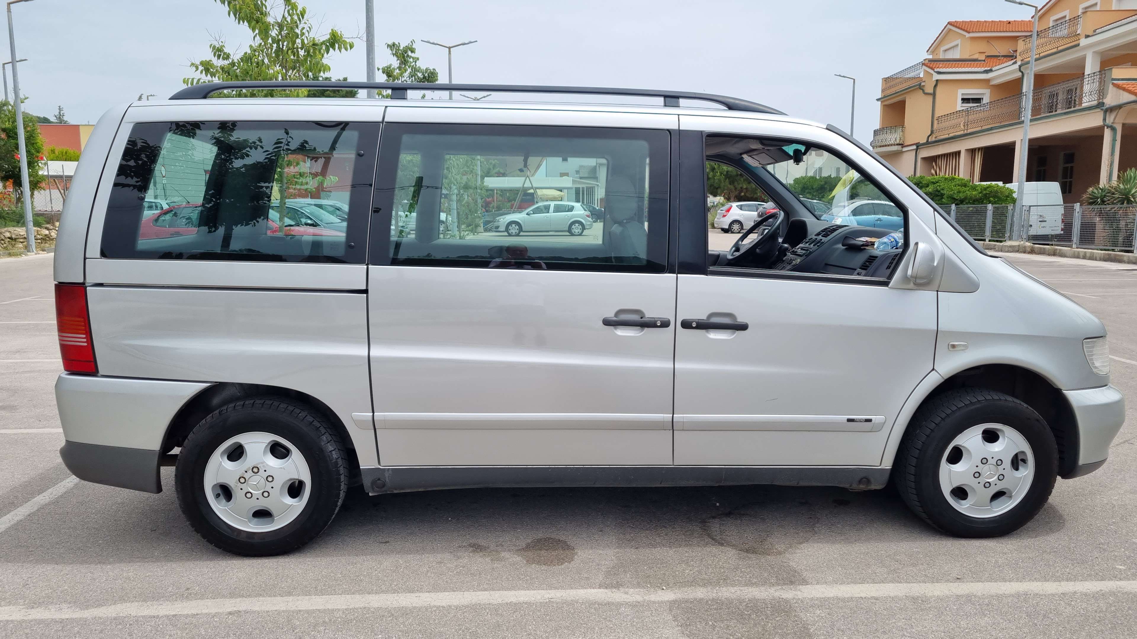 Second hand Mercedes Benz V-Class 230