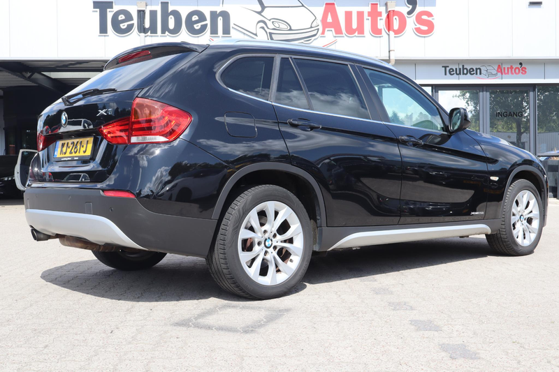 BMW X1 xDrive28i Executive | Panorama dak |  Stoelverwarm — photo 3