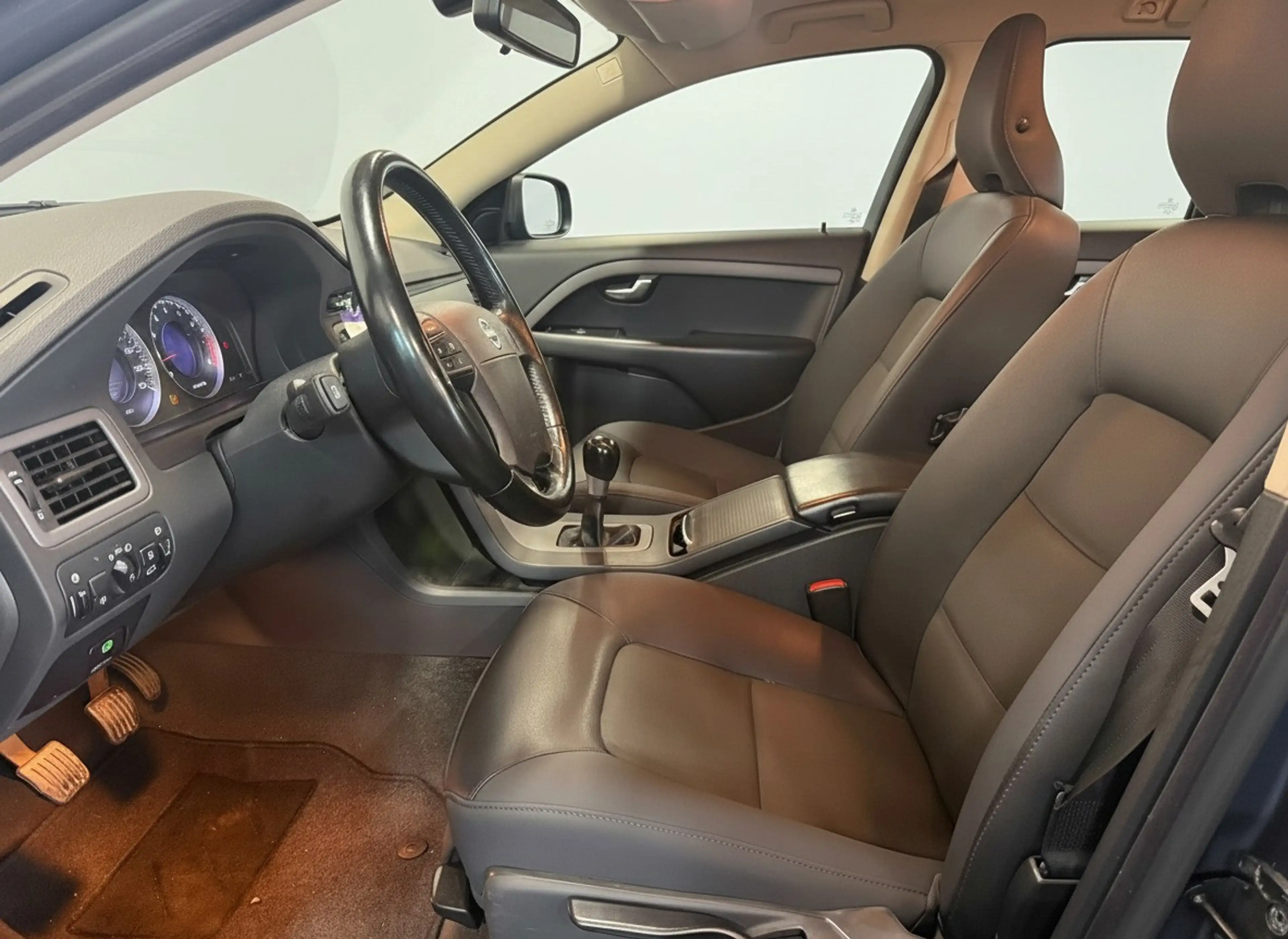 Volvo V70 2.0 — photo 7