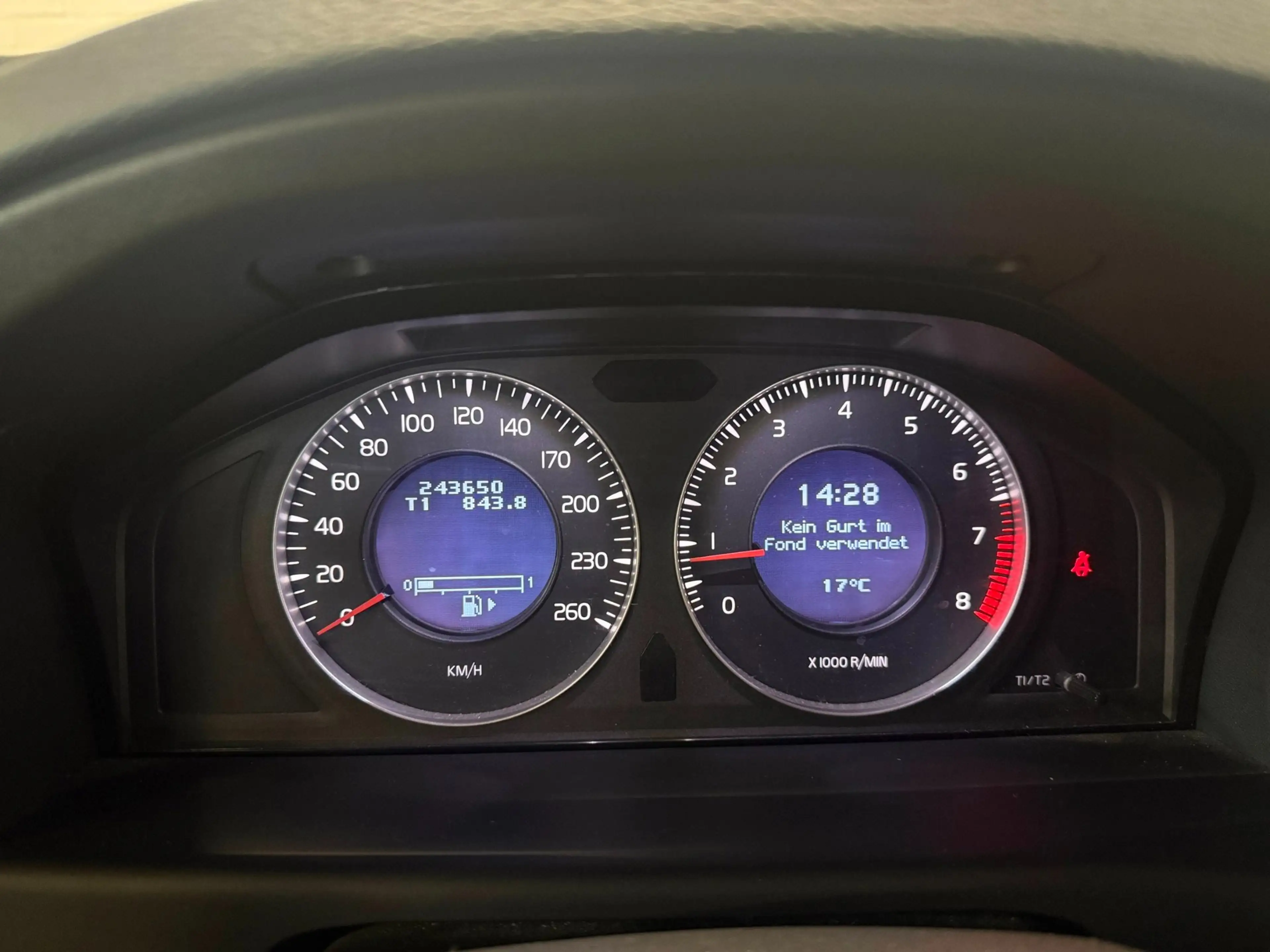 Volvo V70 2.0 — photo 10