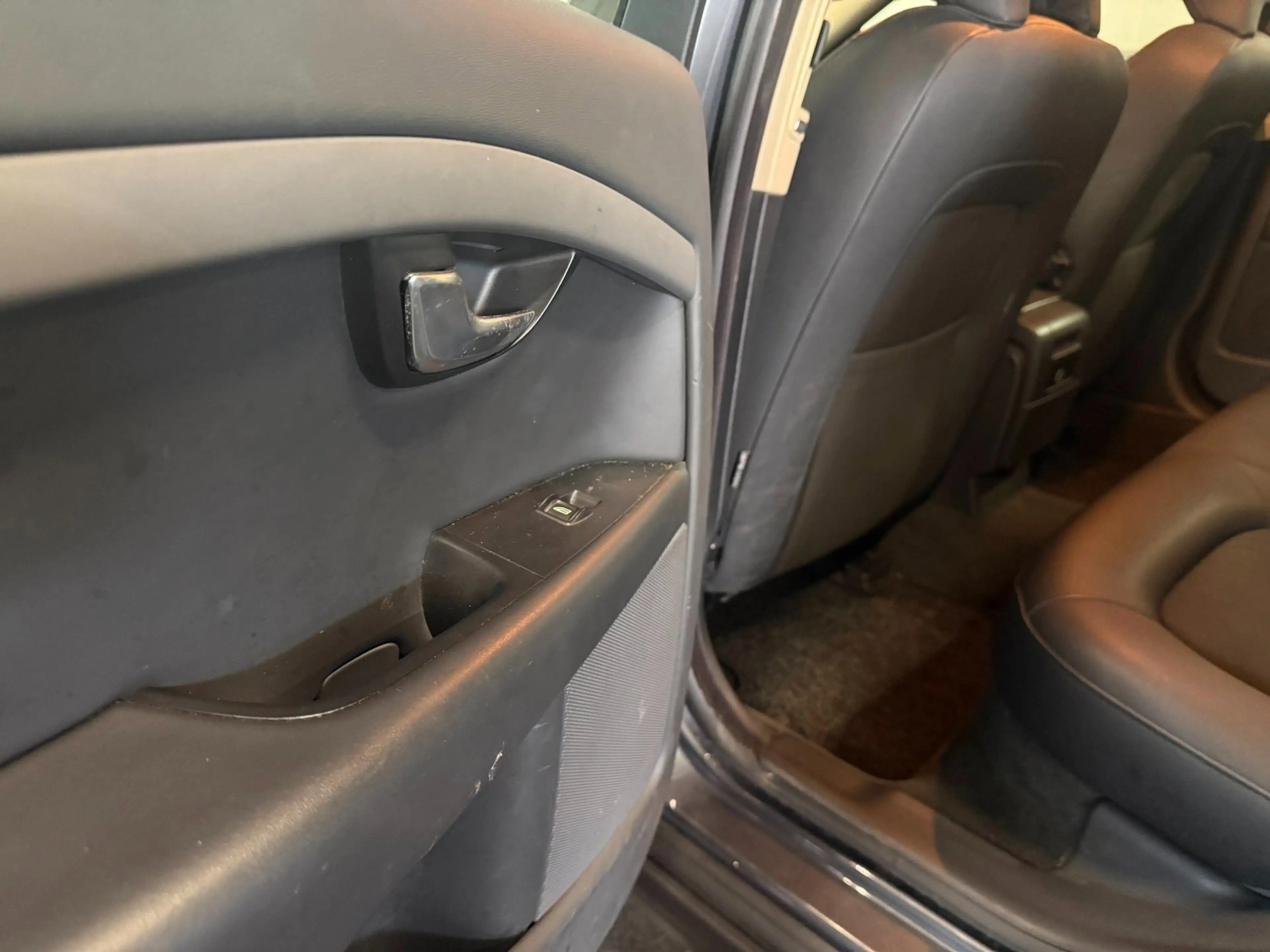 Volvo V70 2.0 — photo 14