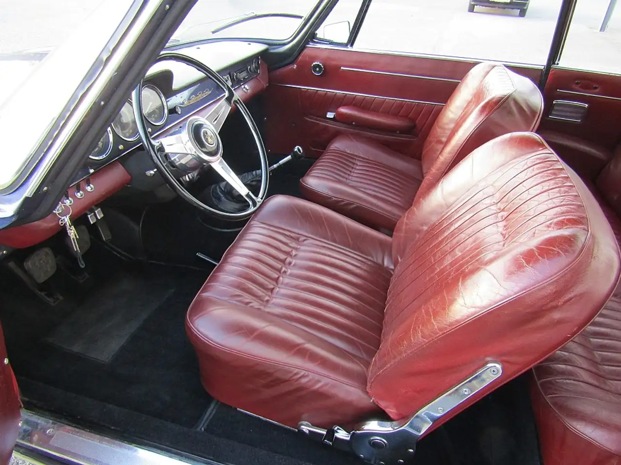 Alfa Romeo 2600 Sprint Coupe, Motor neu top Zustand, foto 10