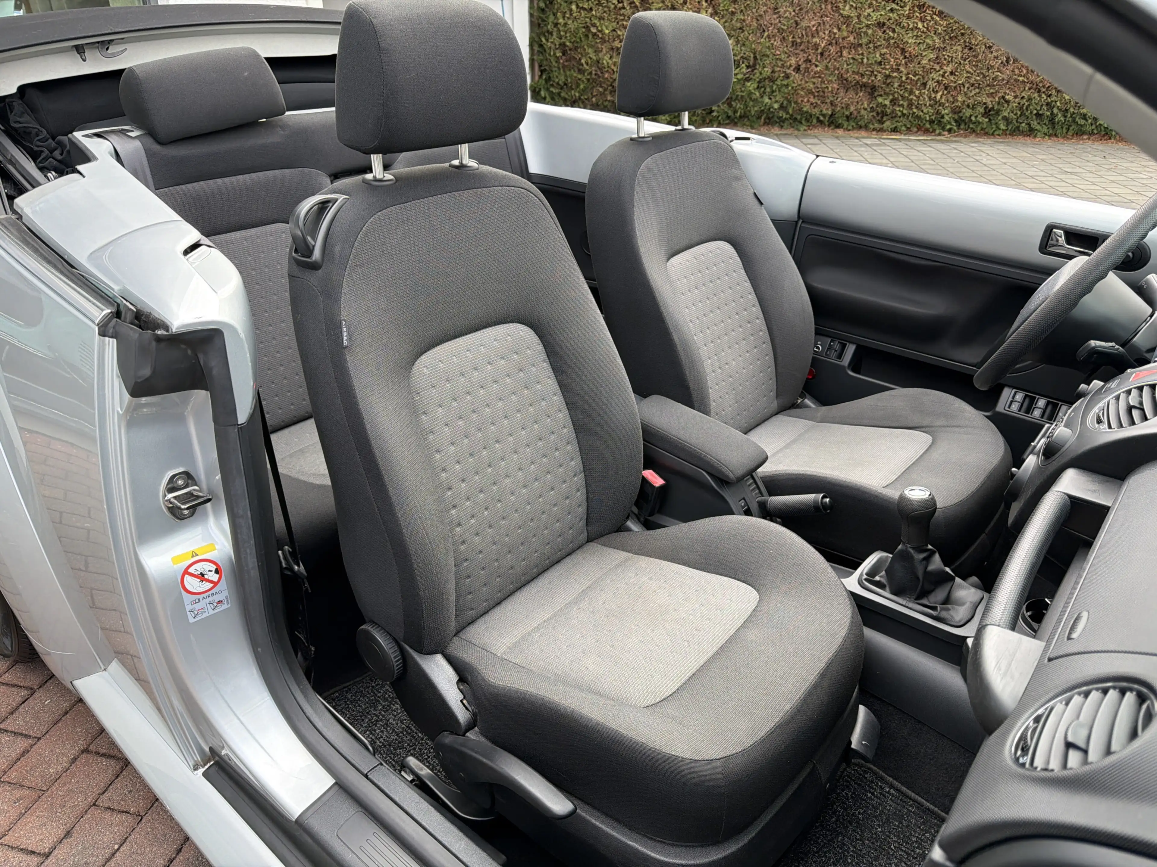 Volkswagen Beetle 1.6l Cabrio Klima*el. Verdeck* — photo 10